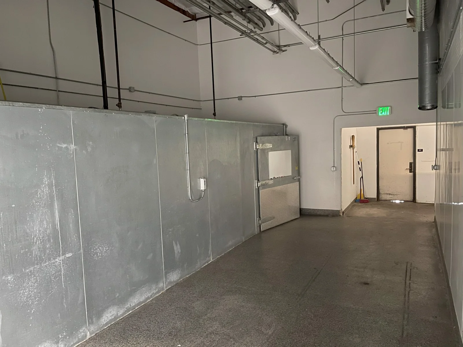 Office in Petaluma, CA — Lease in Petaluma, CA, photo 2 of 5