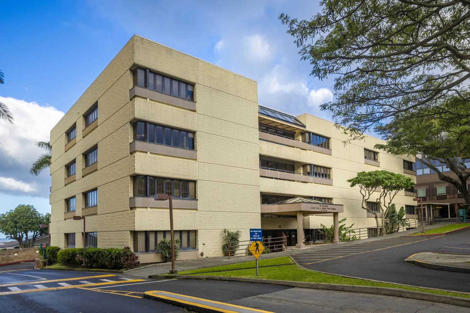 St. Francis Medical Pavilion — Lease in Honolulu, HI, photo 1 of 1