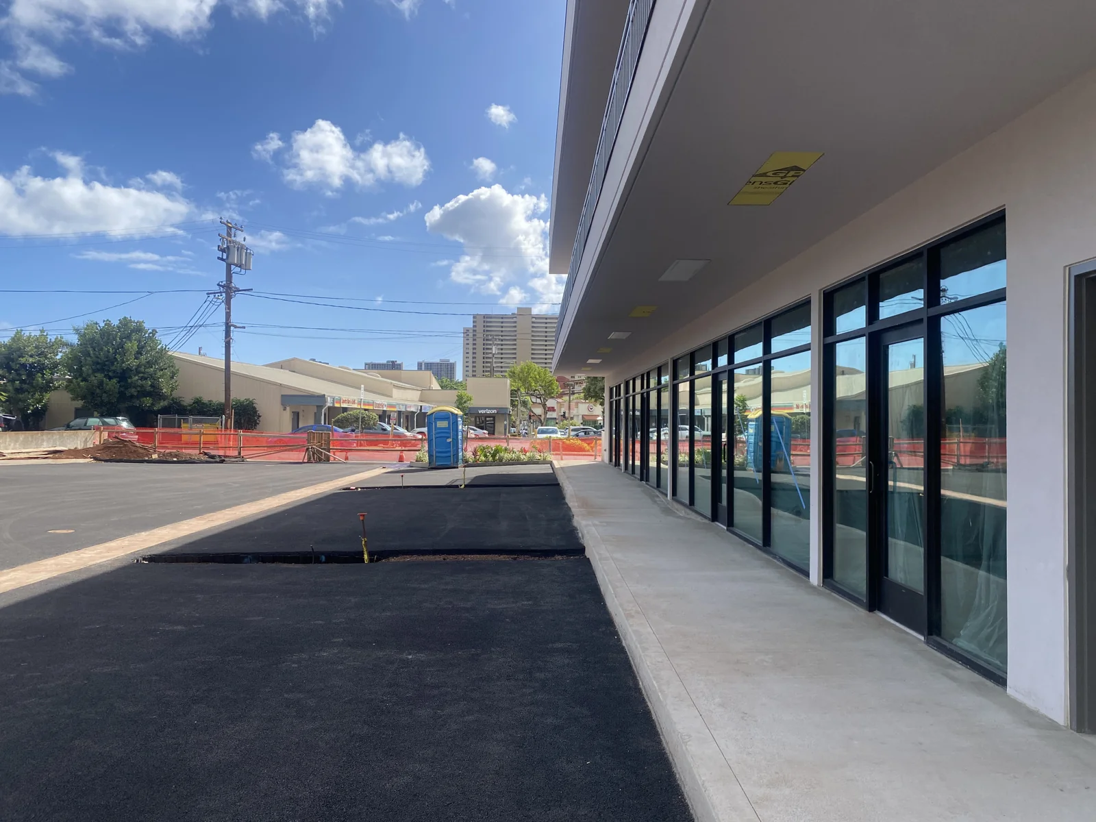 Retail in Honolulu, HI — Lease in Honolulu, HI, photo 4 of 7