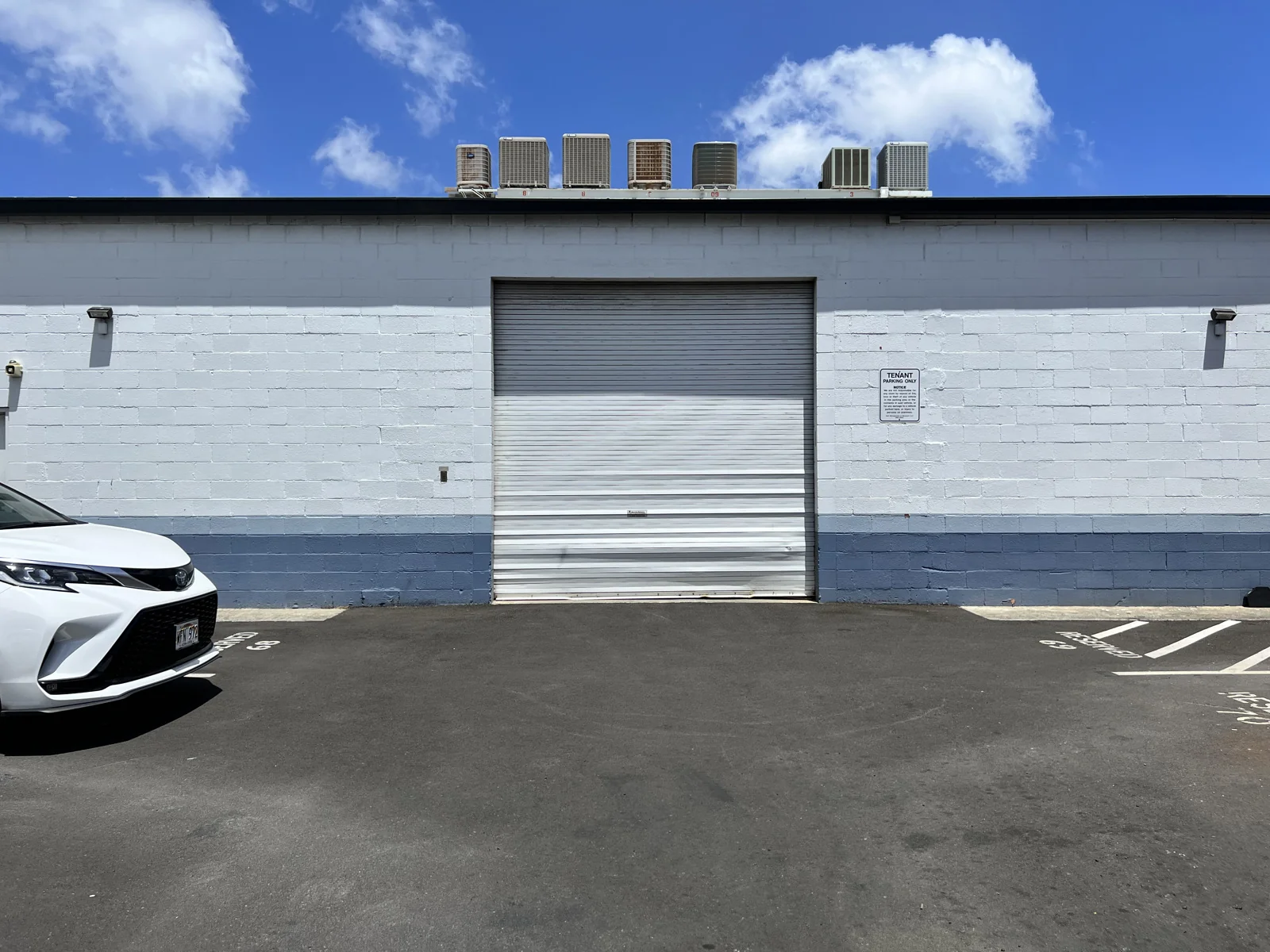 Sand Island Center | 111 Sand Island Access Rd — Lease in Honolulu, HI, photo 3 of 4