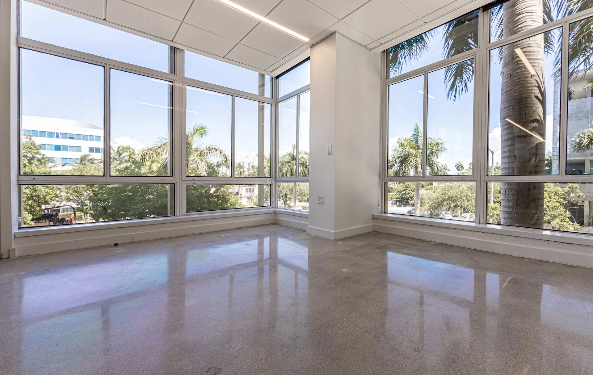 1688 Meridian — Lease in Miami Beach, FL, photo 5 of 7