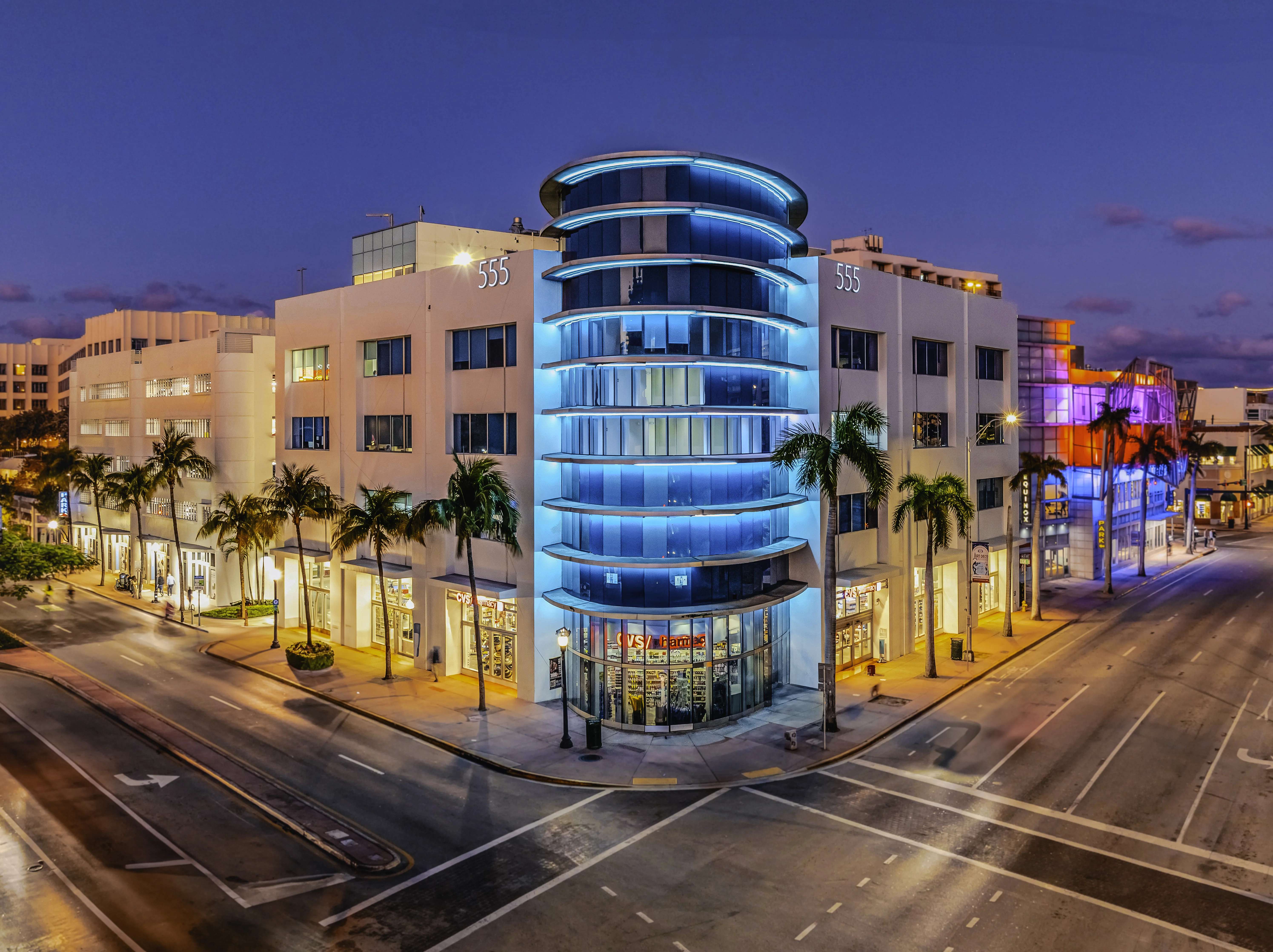555 Washington — Lease in Miami Beach, FL, photo 2 of 8