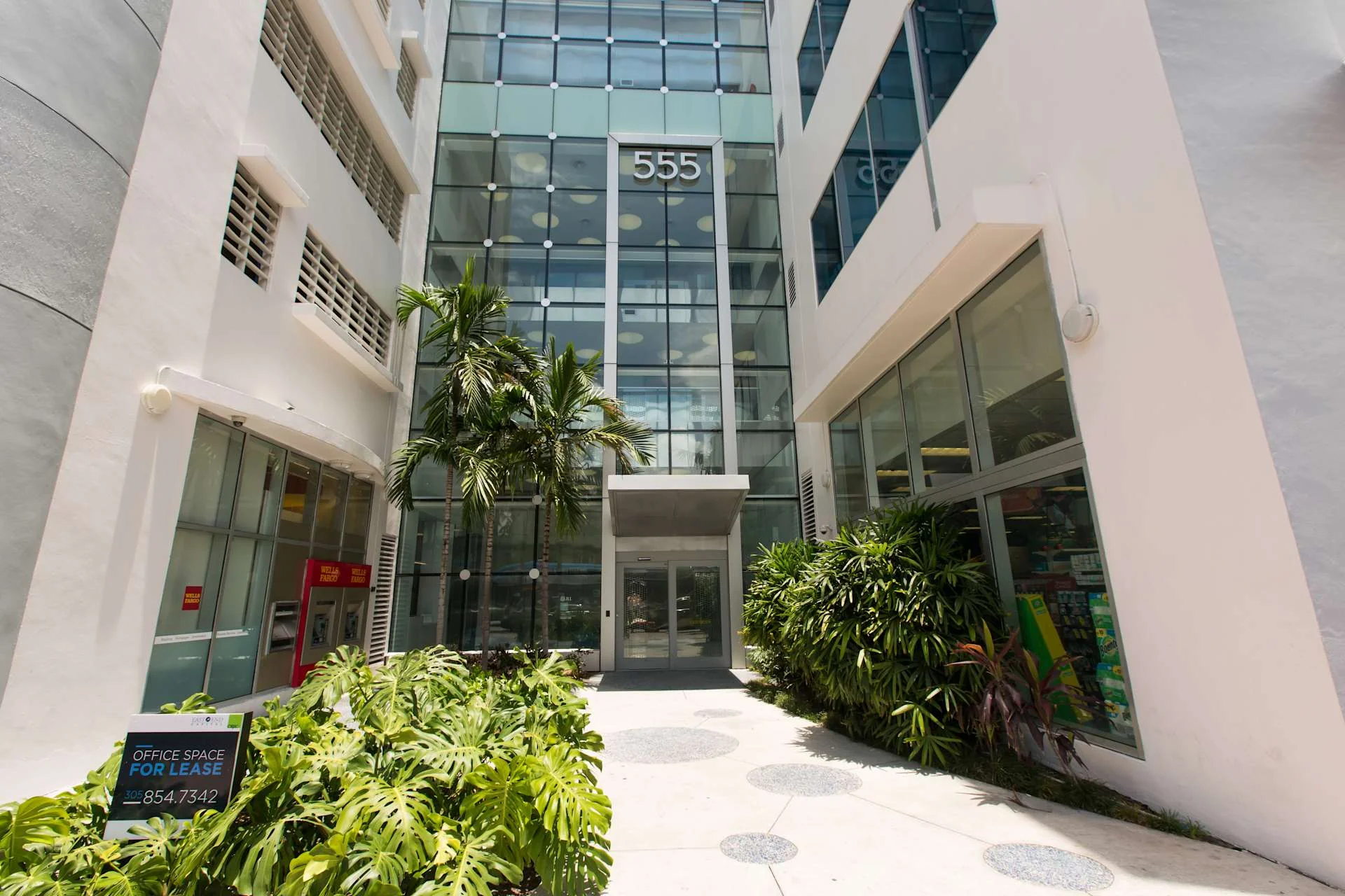 555 Washington — Lease in Miami Beach, FL, photo 5 of 8