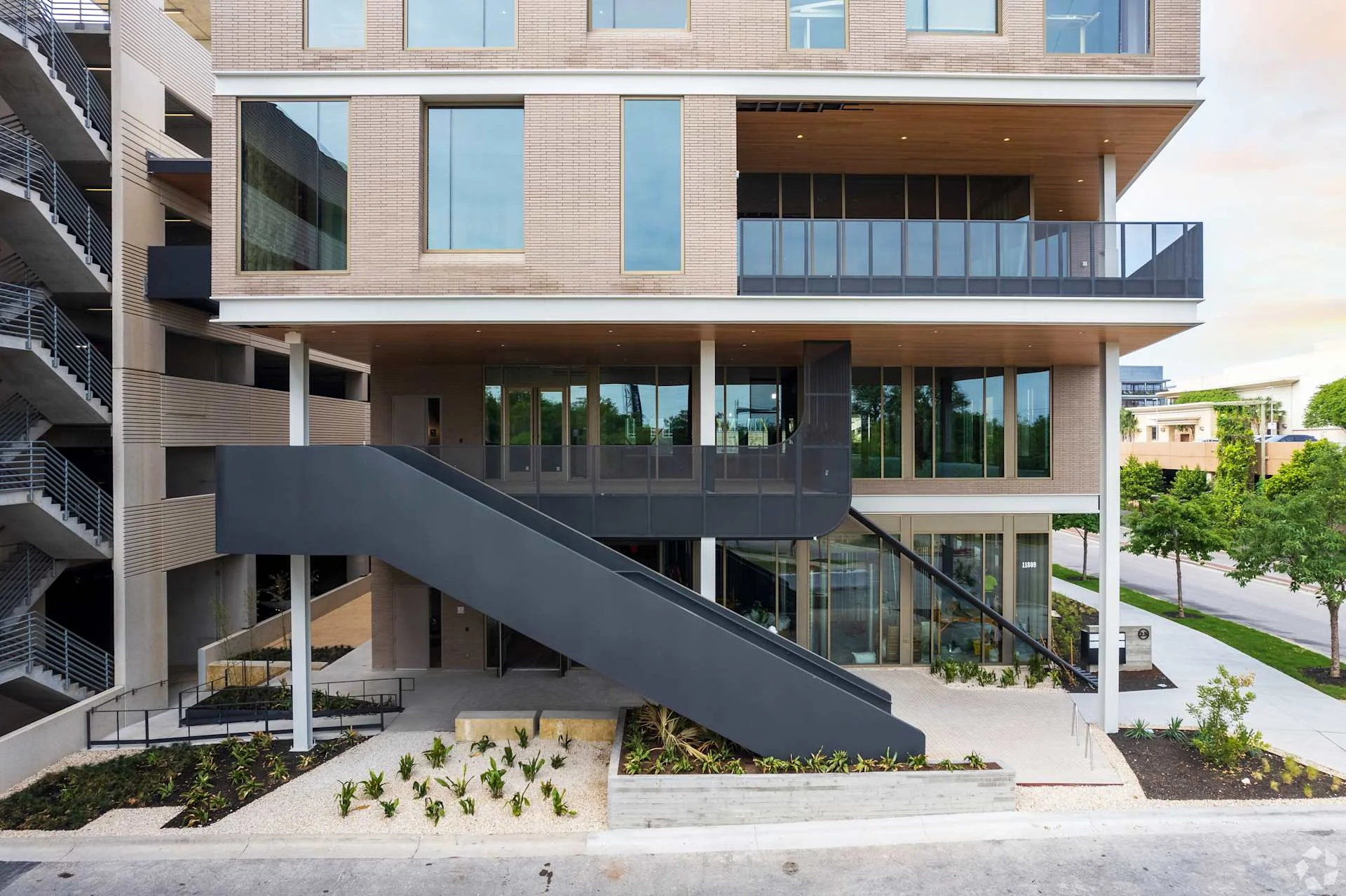 Domain 2.5 - photo 2 - Austin, TX