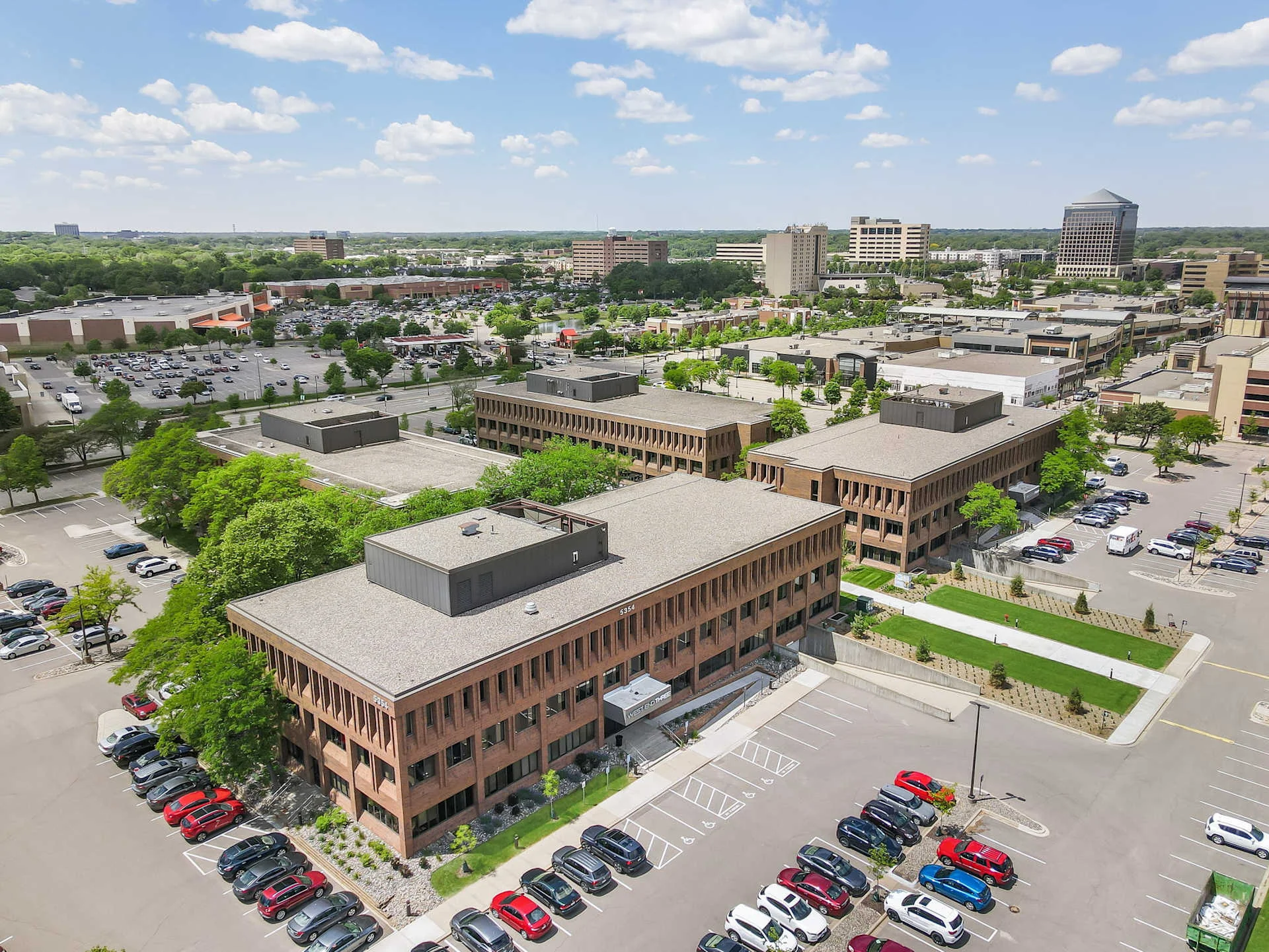 West End III — Lease in Saint Louis Park, MN, photo 2 of 2
