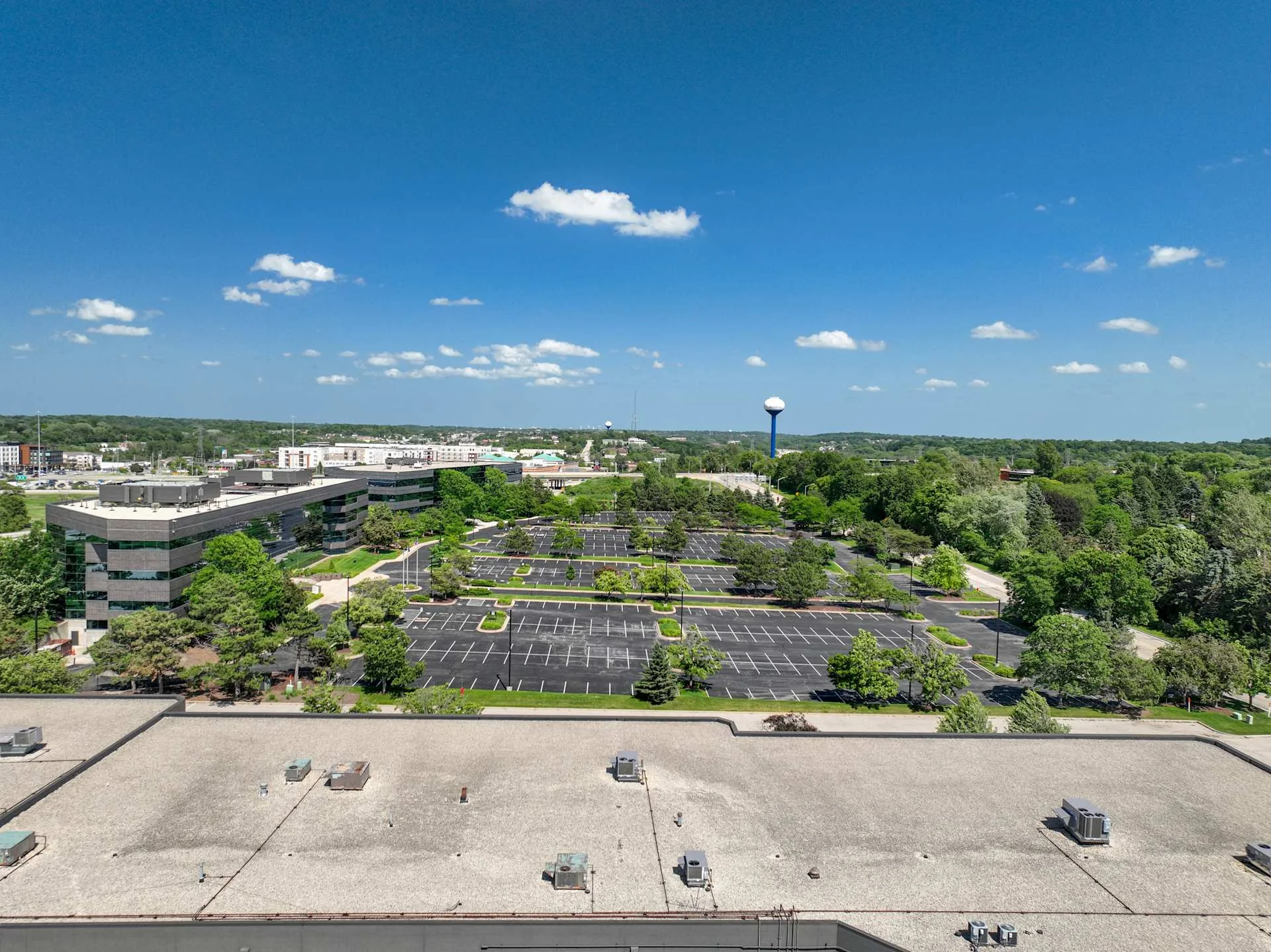 Crossroads Corporate Center II — Lease in Waukesha, WI, photo 3 of 5