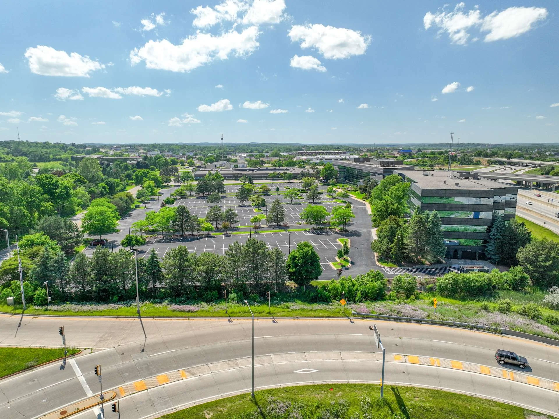 Crossroads Corporate Center VIII — Lease in Waukesha, WI, photo 4 of 7