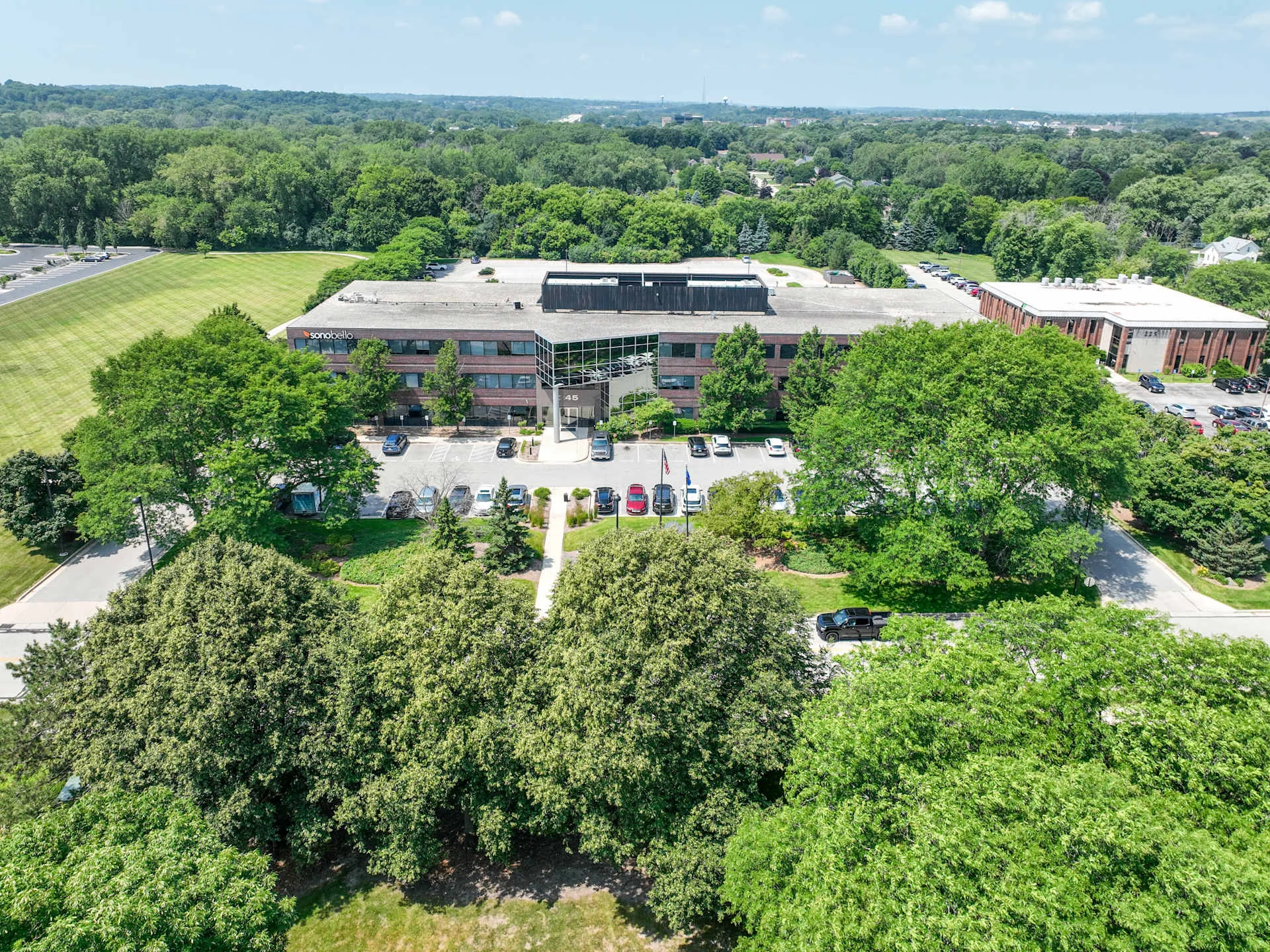 245 Plaza — Lease in Brookfield, WI, photo 4 of 8