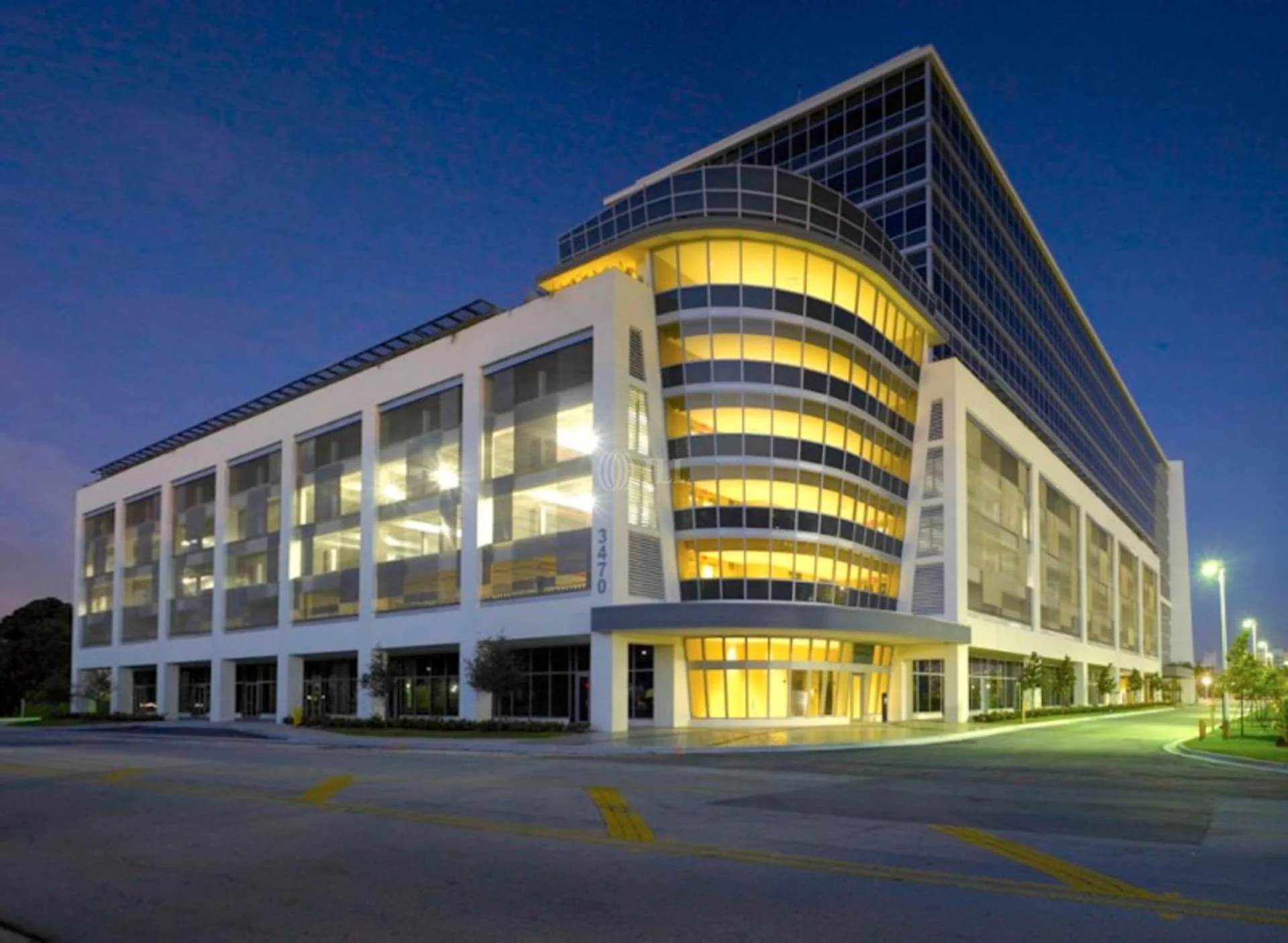 One Park Square — Lease in Doral, FL, photo 2 of 8