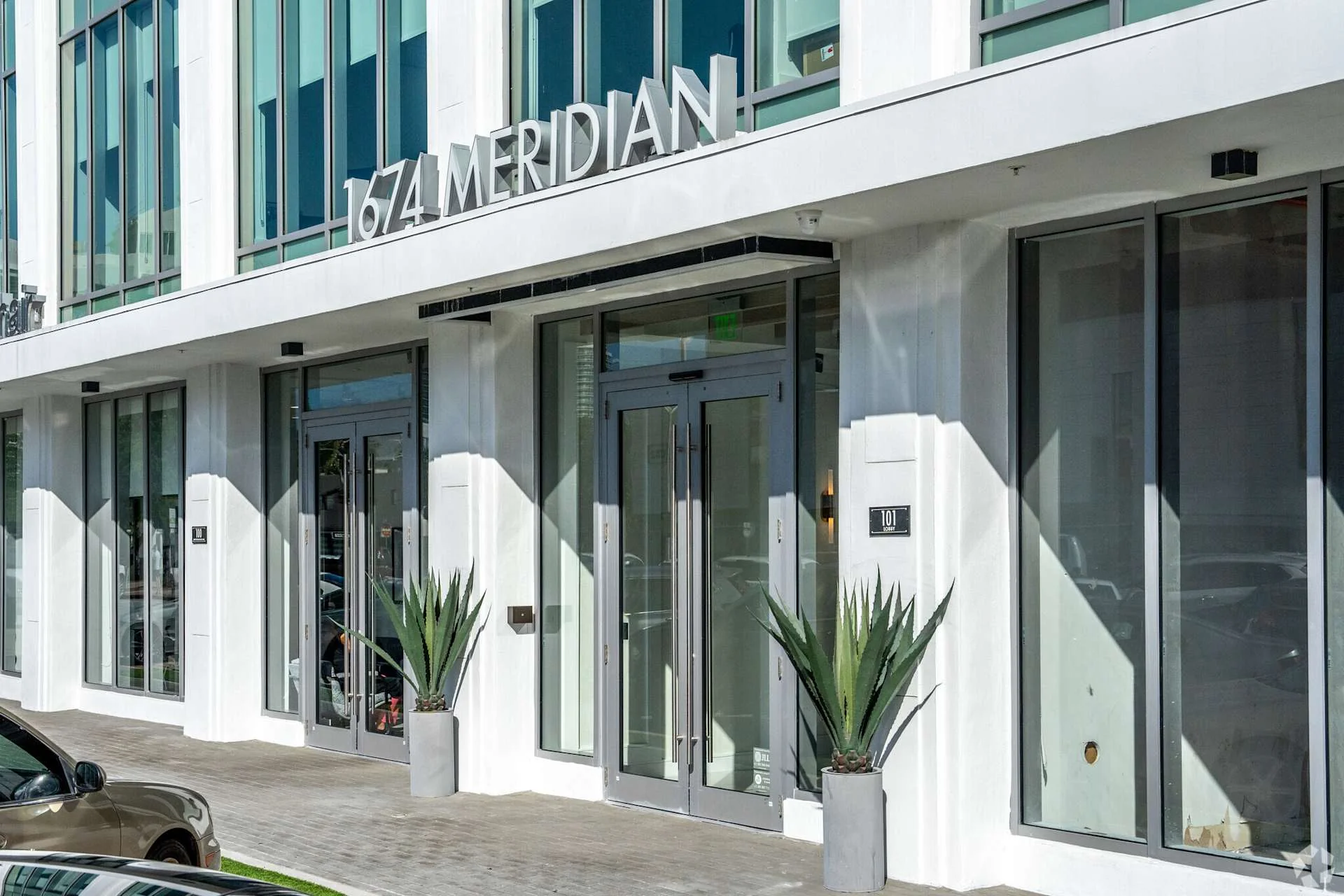 1674 Meridian — Lease in Miami Beach, FL, photo 3 of 8