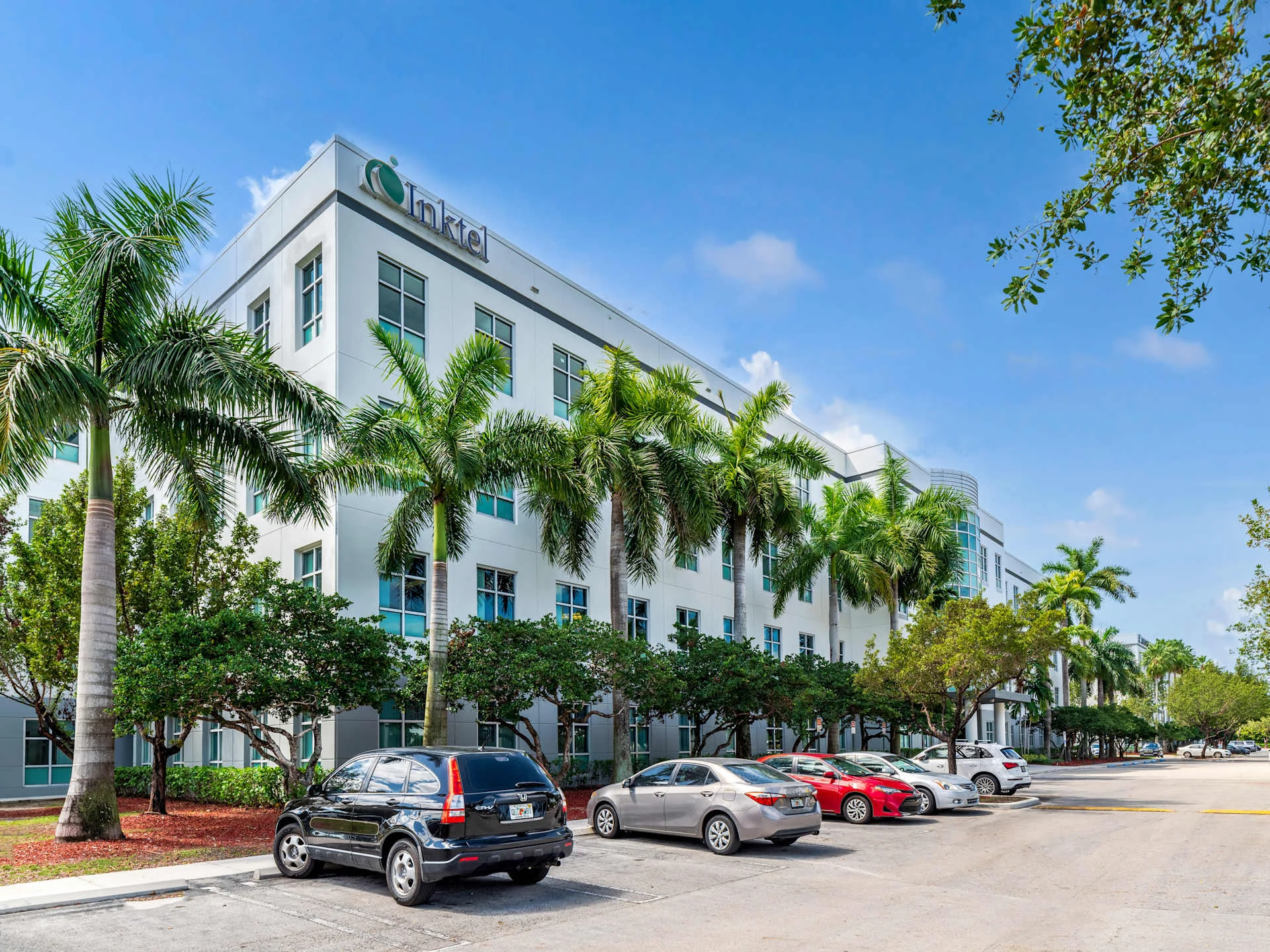 Westside Plaza III — Lease in Doral, FL, photo 2 of 5