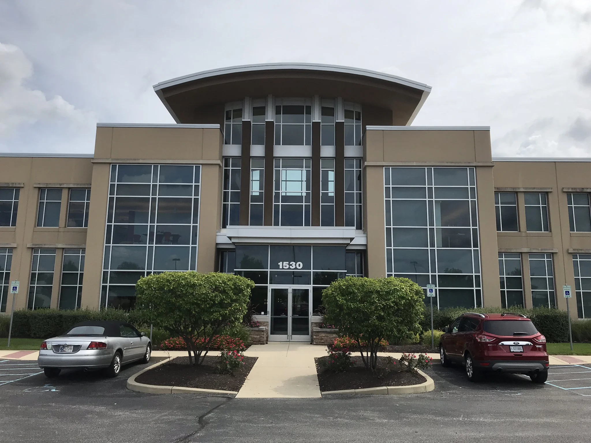 The Signature Building — Lease in Greenwood, IN, photo 2 of 8