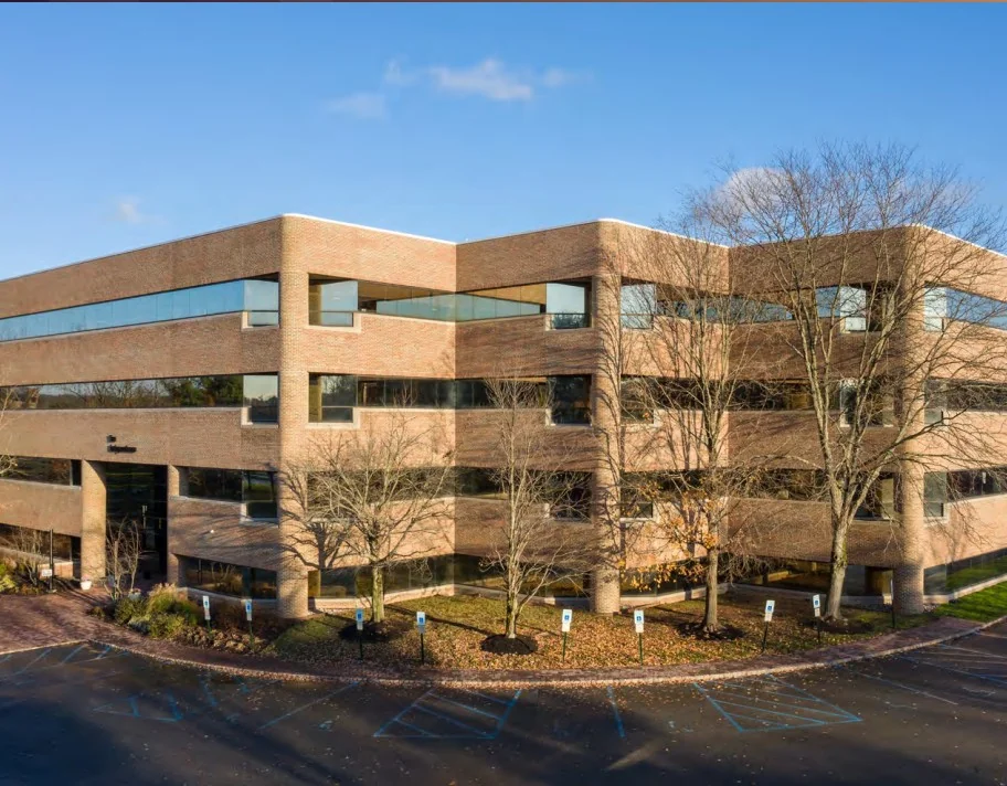 10 Independence Blvd