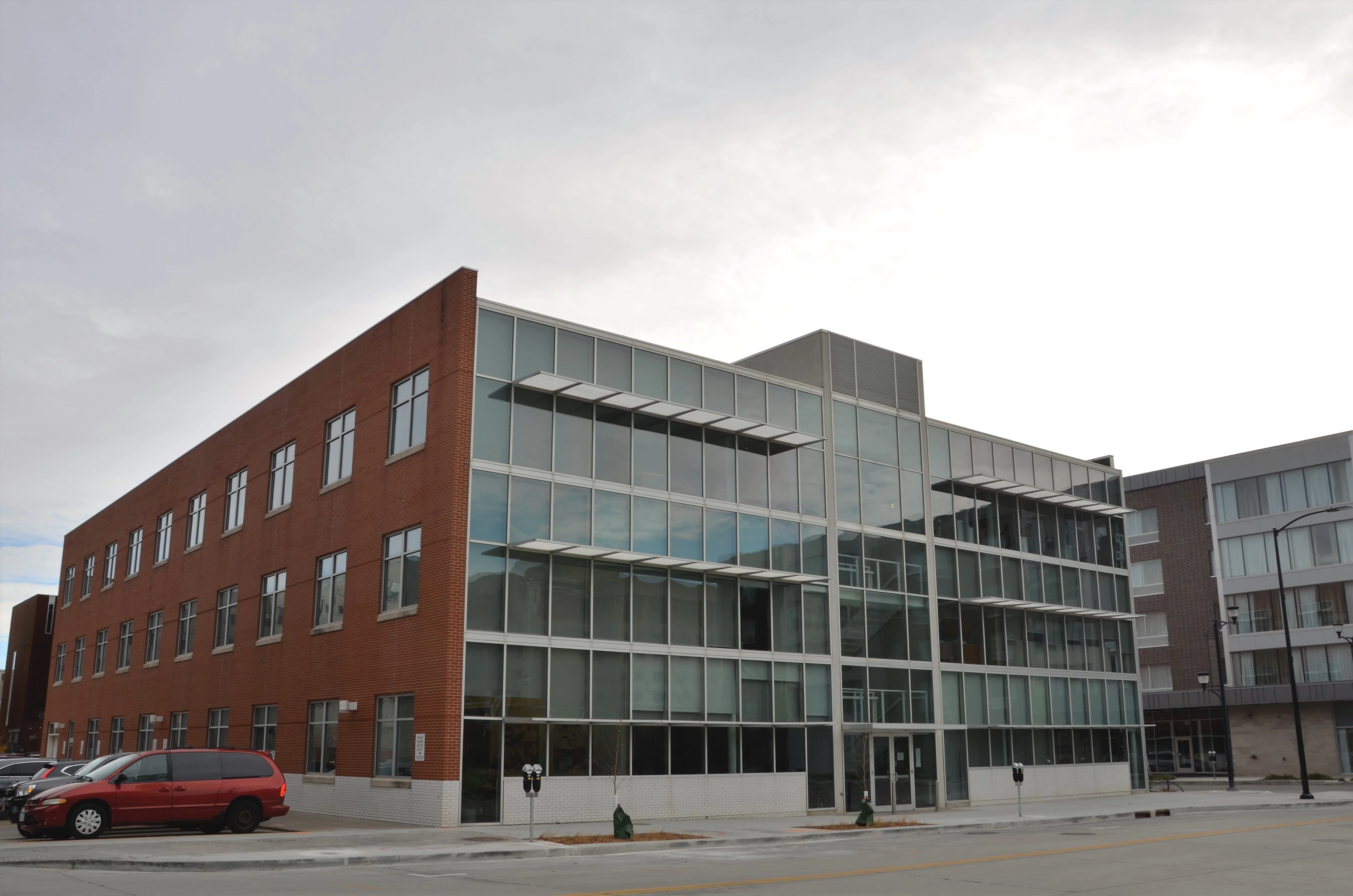 300 E Locust St - office in Des Moines, IA