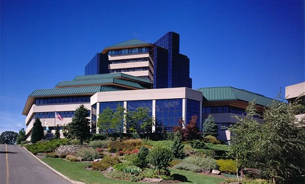 Overlook Corporate Center — Lease in Little Falls, NJ, photo 1 of 4