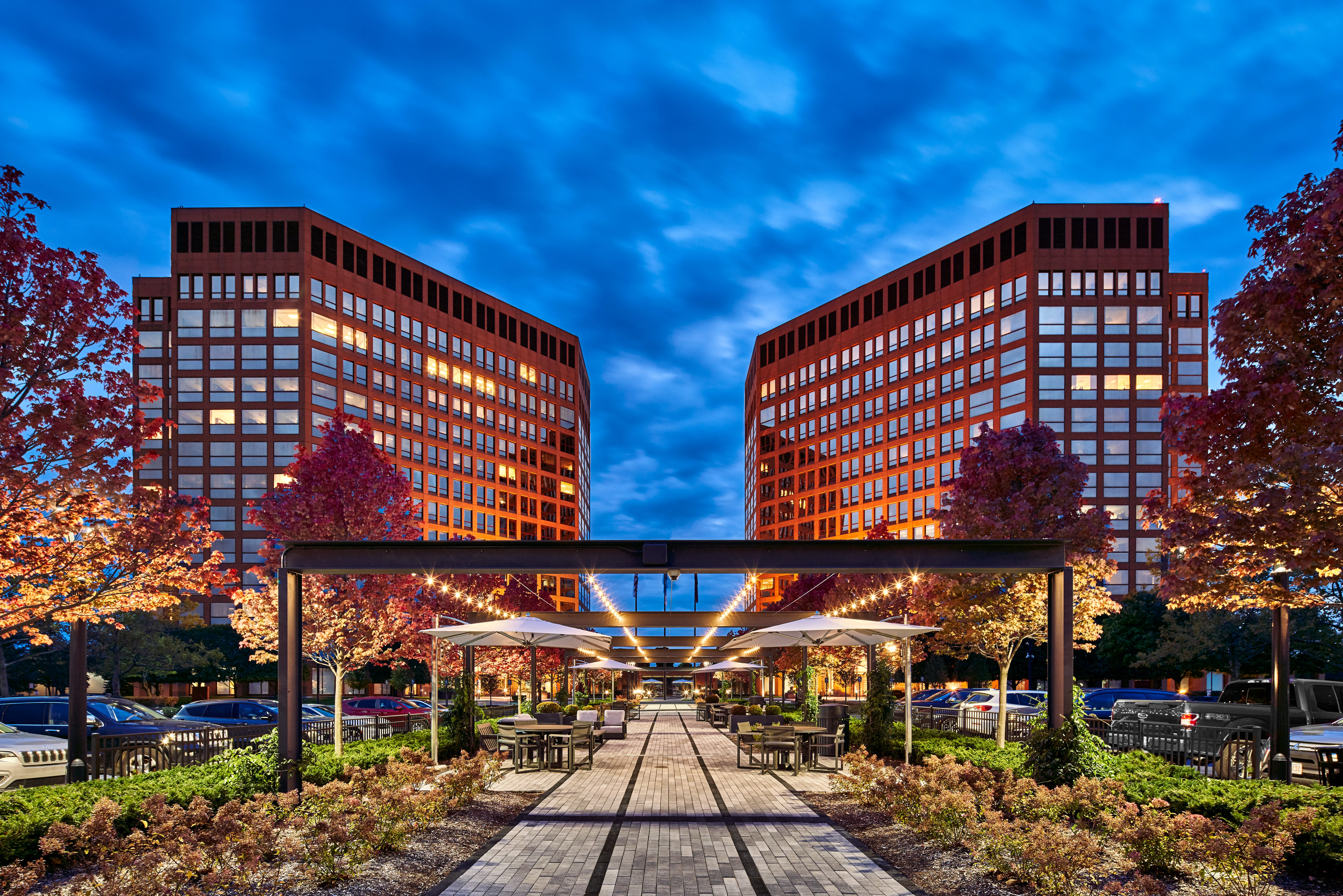 Columbia Center II — Lease in Troy, MI, photo 2 of 8