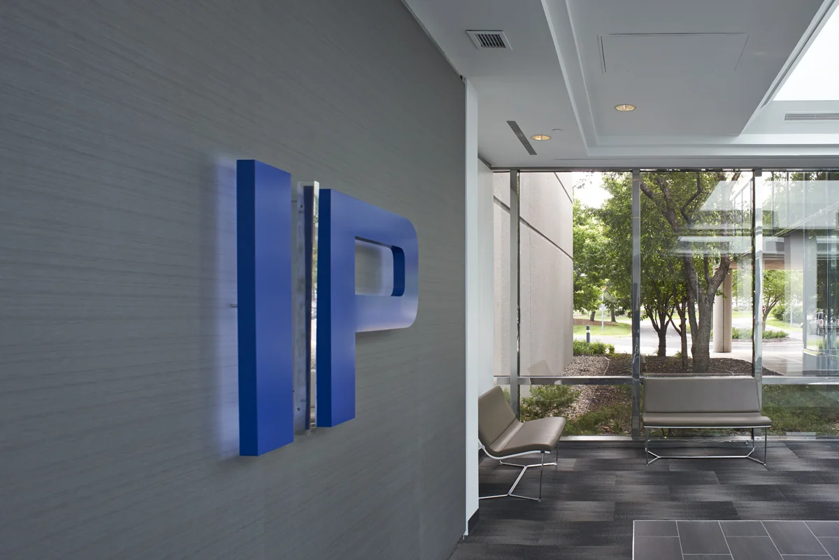 International Plaza — Lease in Bloomington, MN, photo 2 of 8