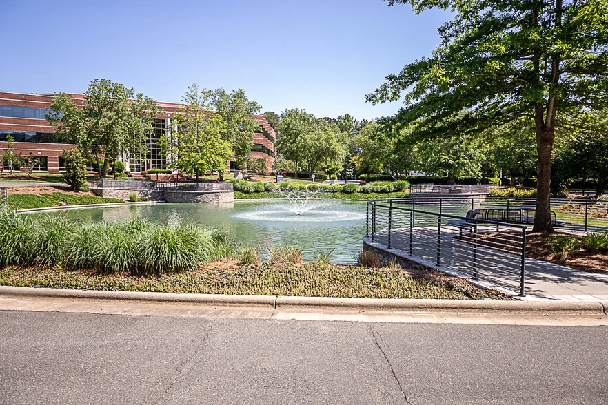 Quadrangle 5 — Lease in Chapel Hill, NC, photo 1 of 4