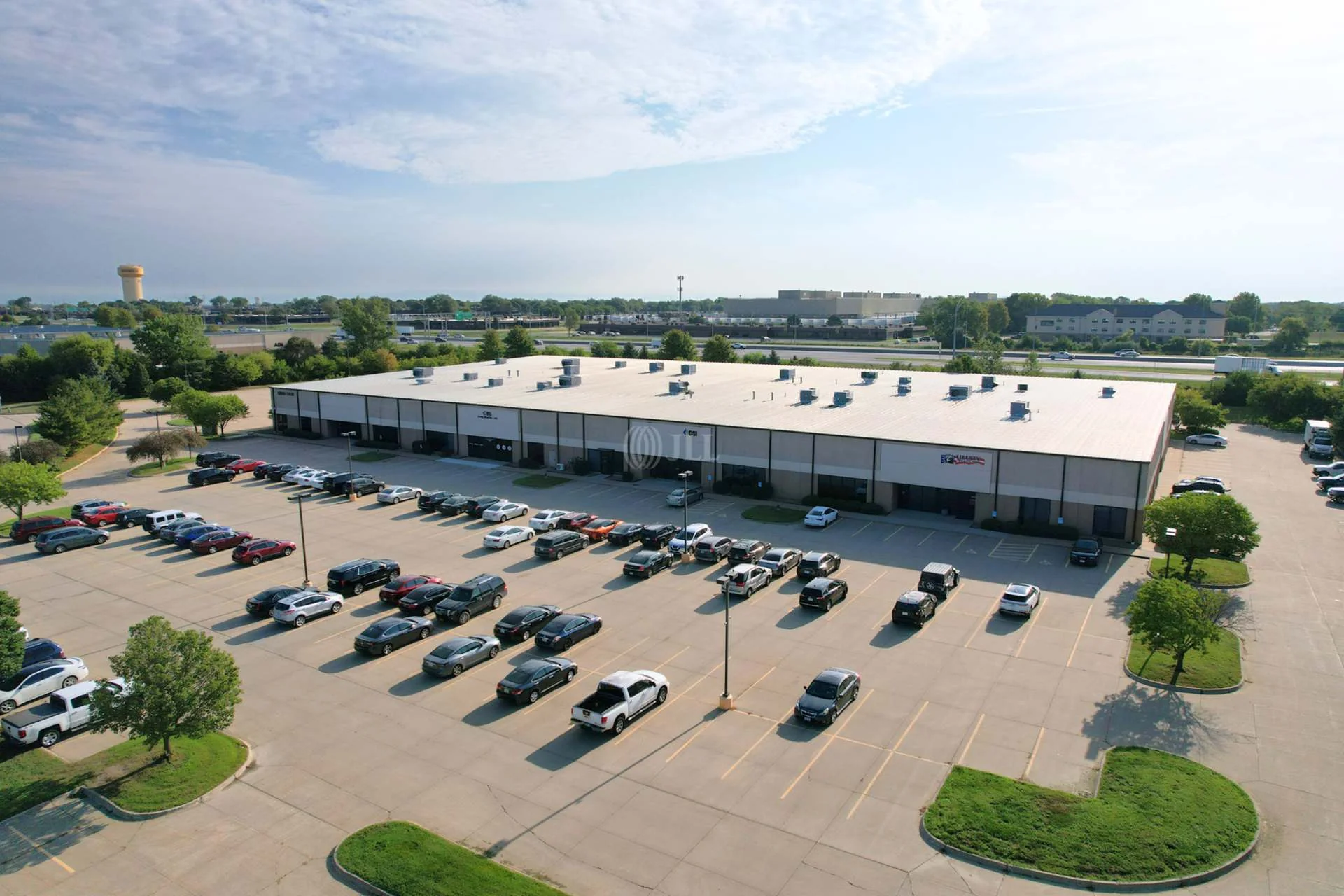 Crossroads Business Park — Lease in Urbandale, IA, photo 5 of 8