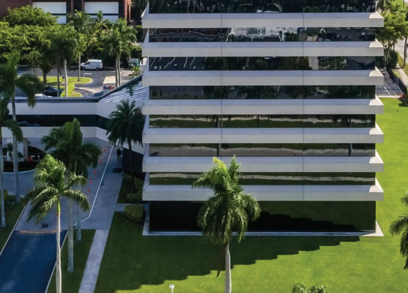 Tower 1555 — Lease in West Palm Beach, FL, photo 2 of 8