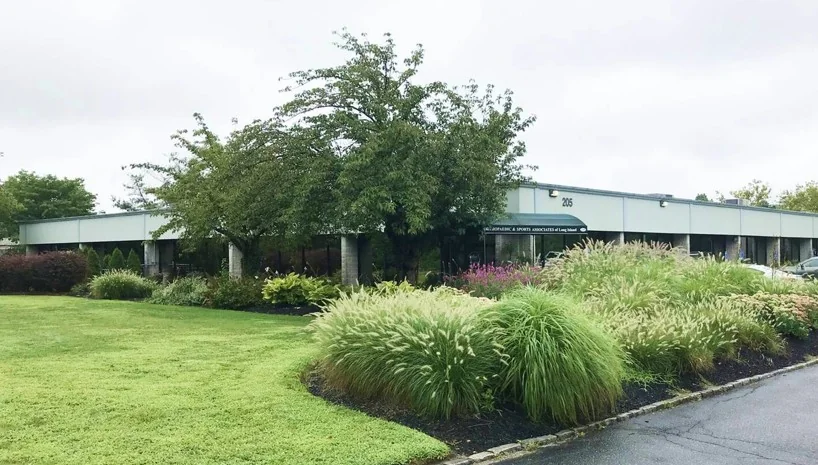 185-205 Froehlich Farm Blvd
