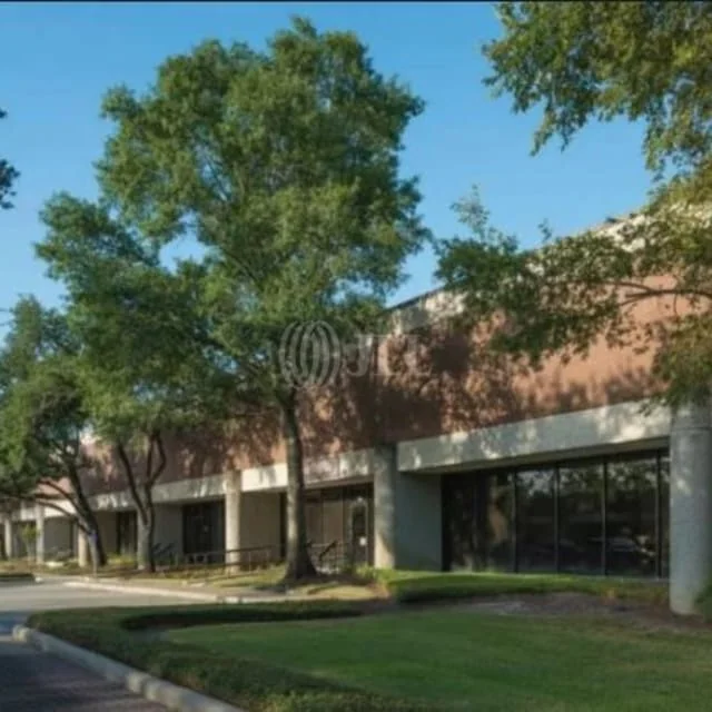 1442 Lake Front Cir — Lease in The Woodlands, TX, photo 3 of 4