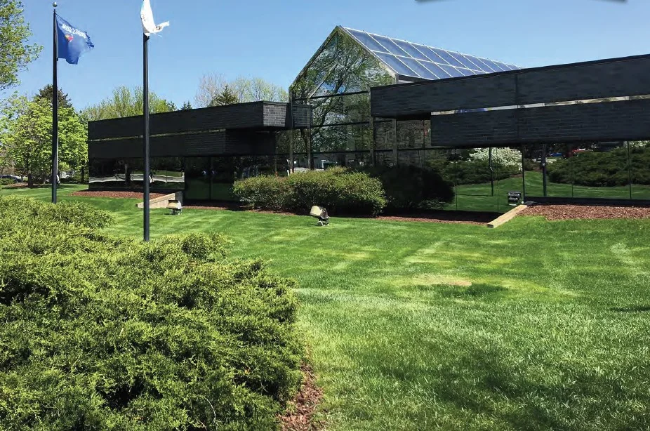 Crossroads Corporate Center IV — Lease in Waukesha, WI, photo 1 of 4