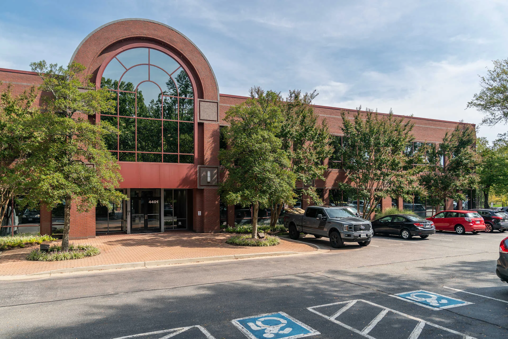 Waterfront Plaza — Lease in Glen Allen, VA, photo 1 of 6