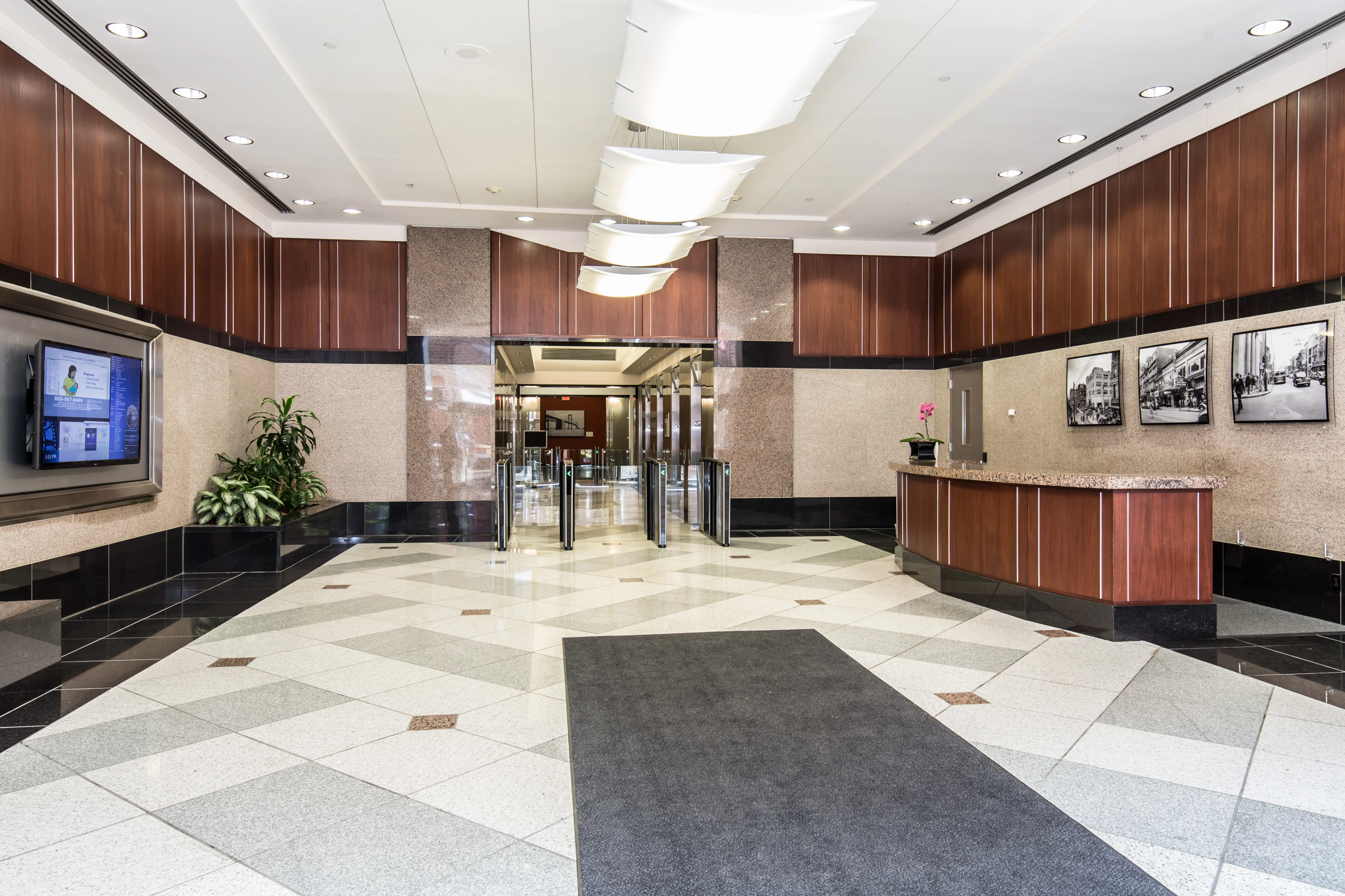 824 N Market St — Lease in Wilmington, DE, photo 2 of 8