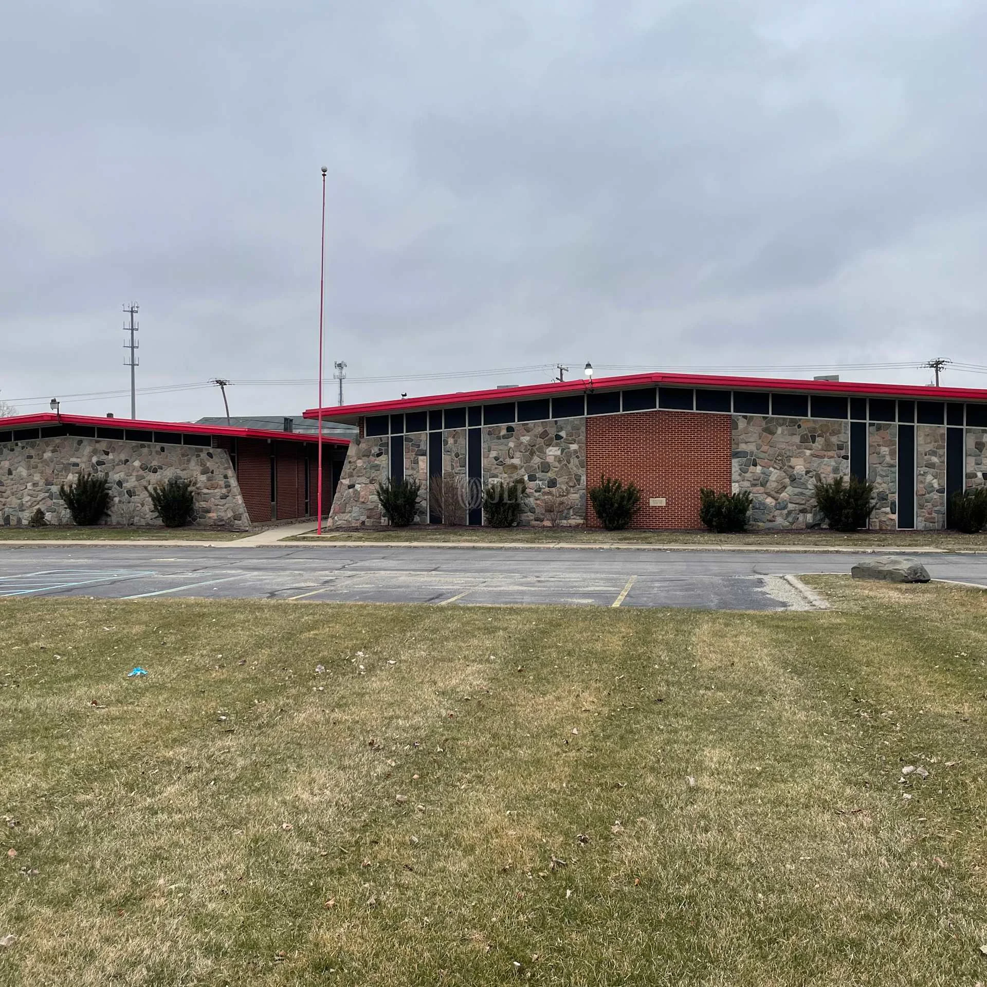 5300 W Michigan Ave — Lease in Ypsilanti, MI, photo 2 of 4