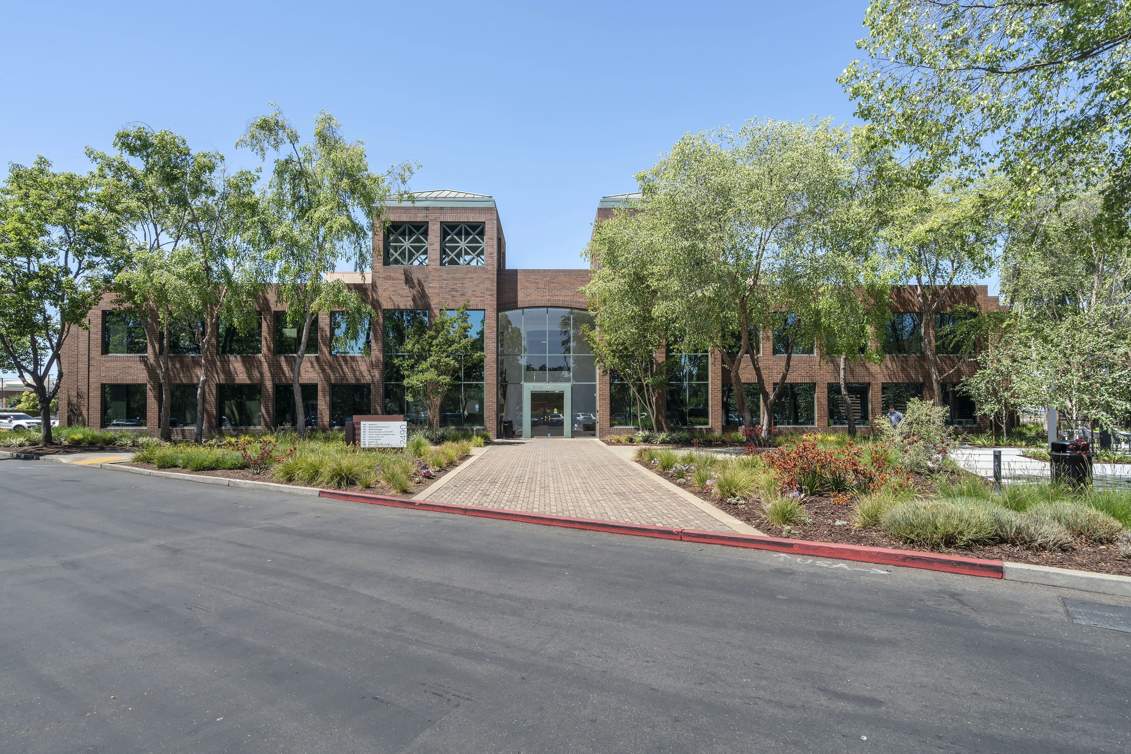 Legacy Alameda Center 2490 — Lease in Alameda, CA, photo 1 of 8
