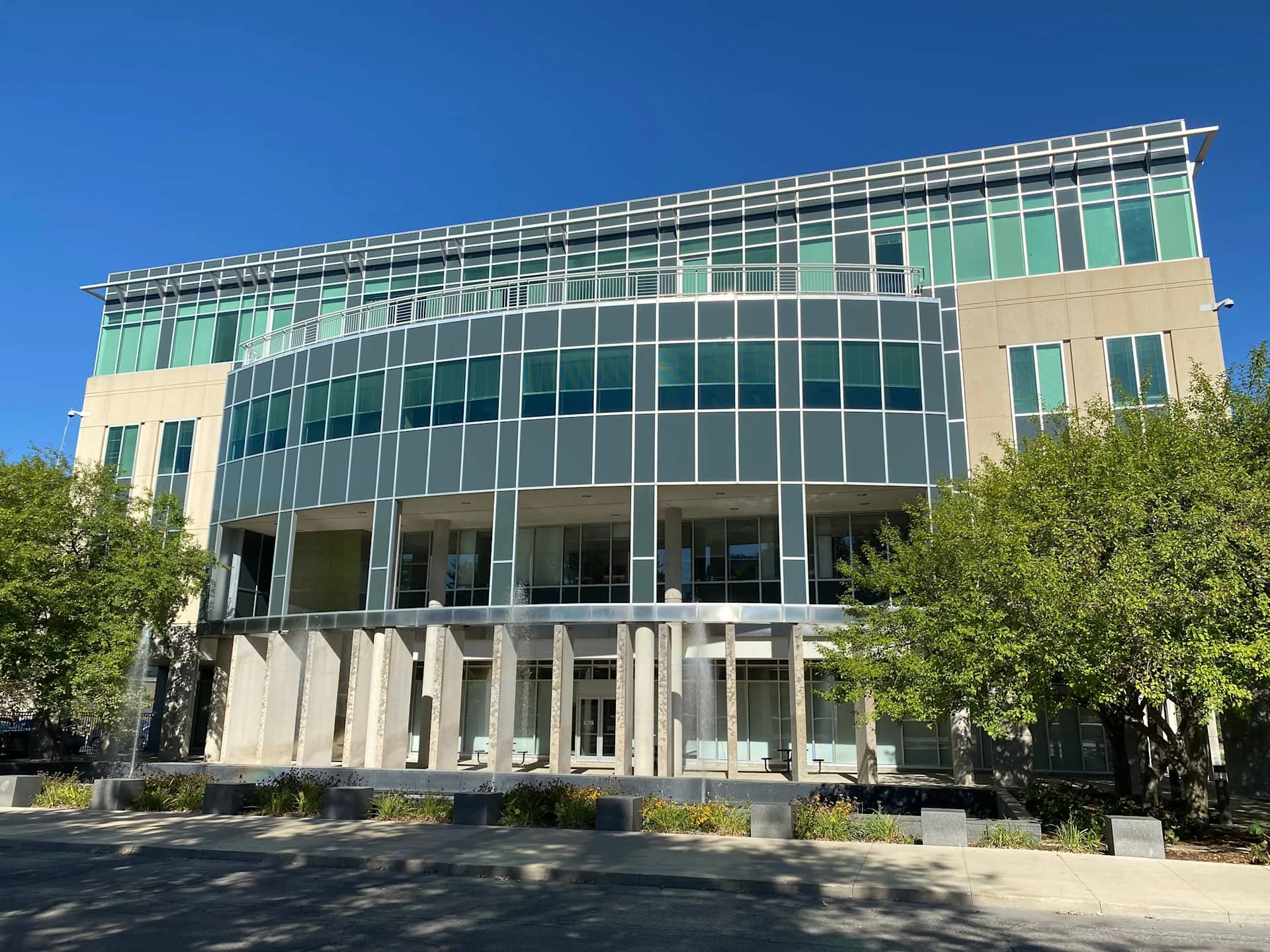 Riverview Building — Lease in Des Moines, IA, photo 1 of 5