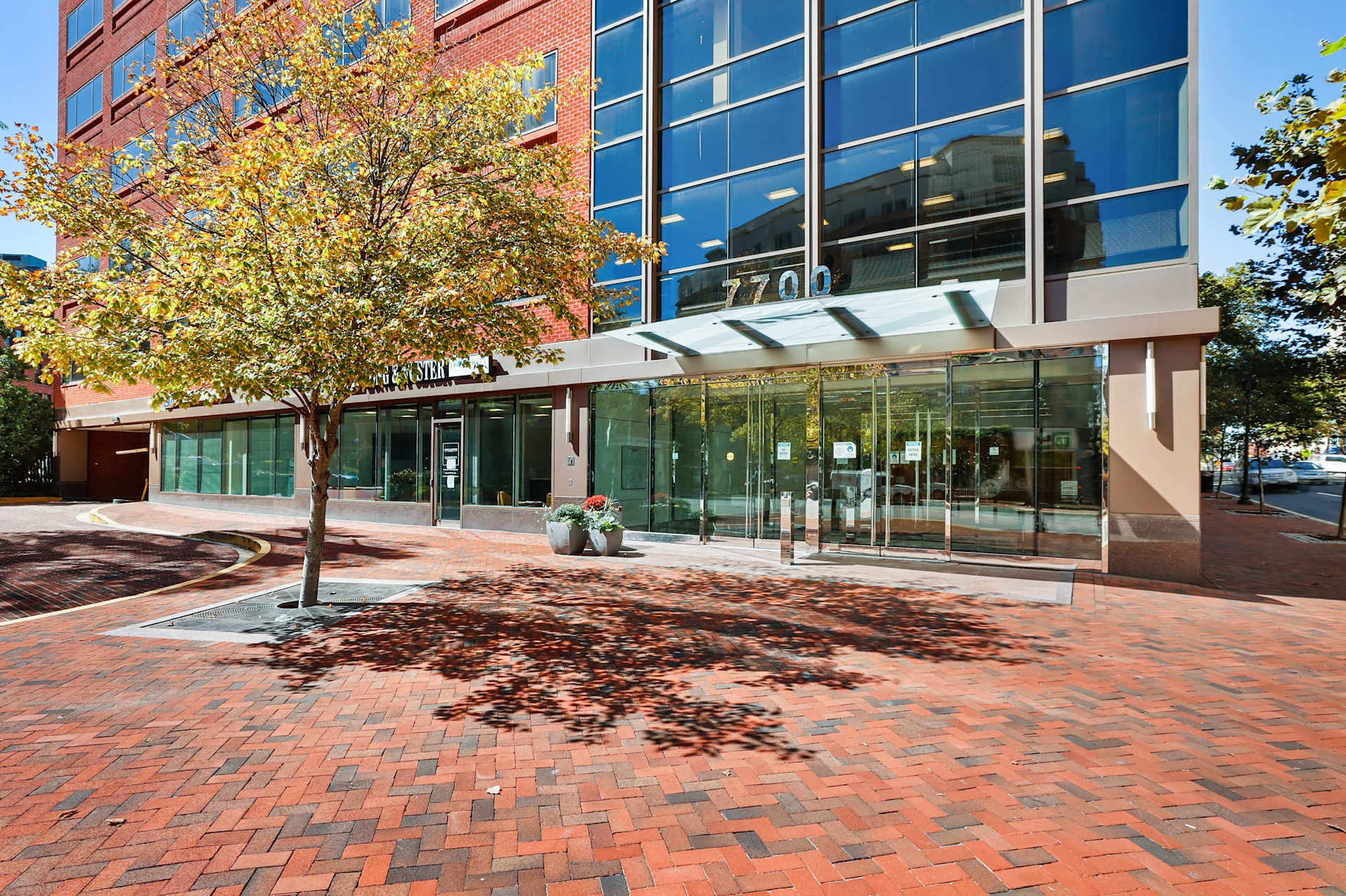 Garden Plaza Bethesda — Lease in Bethesda, MD, photo 3 of 8