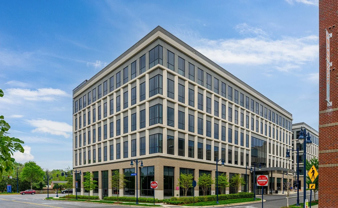 201 & 251 National Harbor Blvd — Lease in Oxon Hill, MD, photo 1 of 4