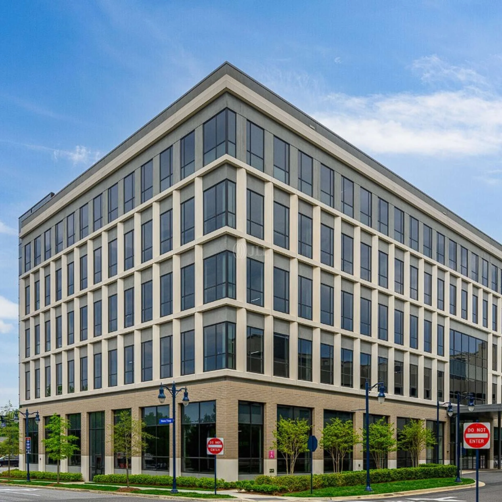 201 & 251 National Harbor Blvd — Lease in Oxon Hill, MD, photo 2 of 4