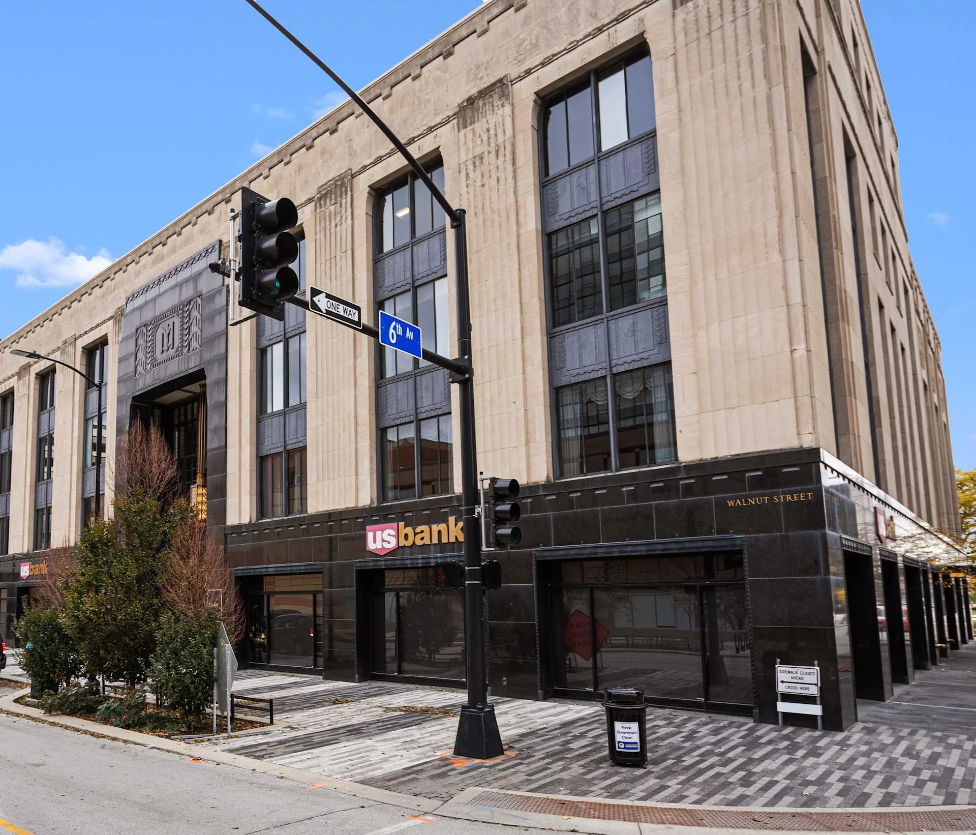 US Bank Building — Lease in Des Moines, IA, photo 1 of 2