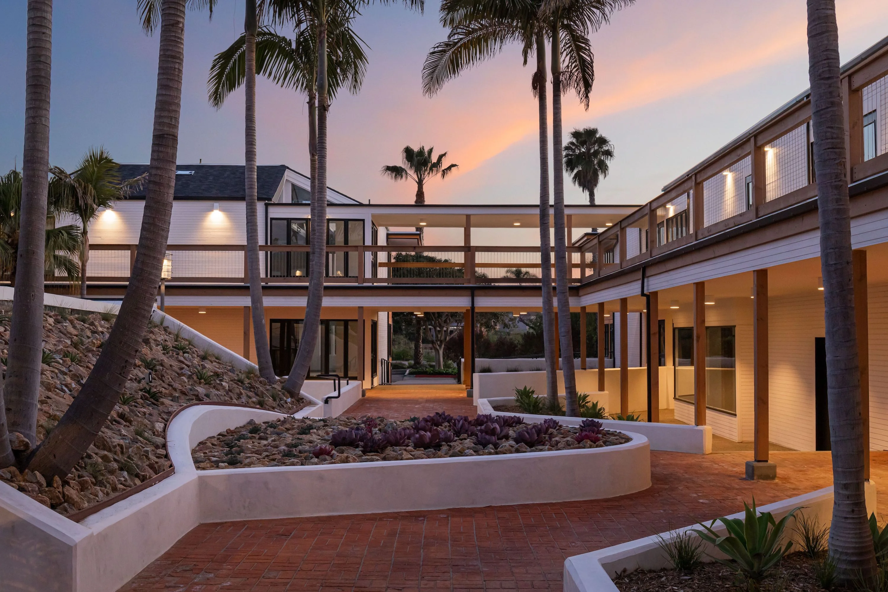 Bungalows Del Mar — Lease in Del Mar, CA, photo 2 of 8