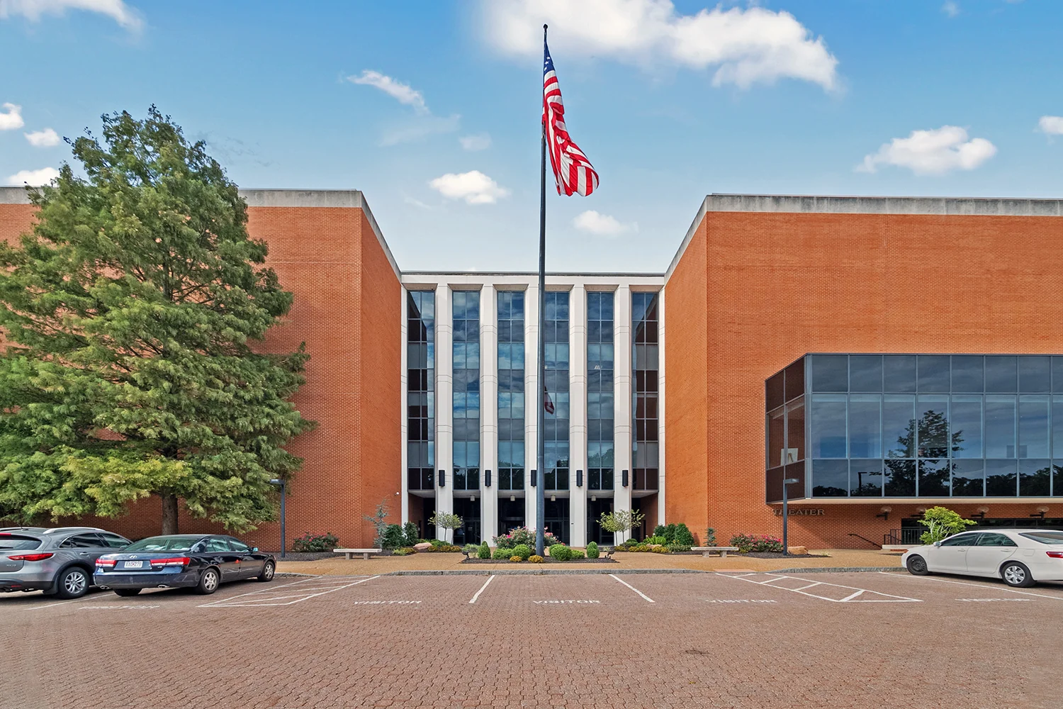 Maritz Corporate Campus — Lease in Fenton, MO, photo 2 of 8
