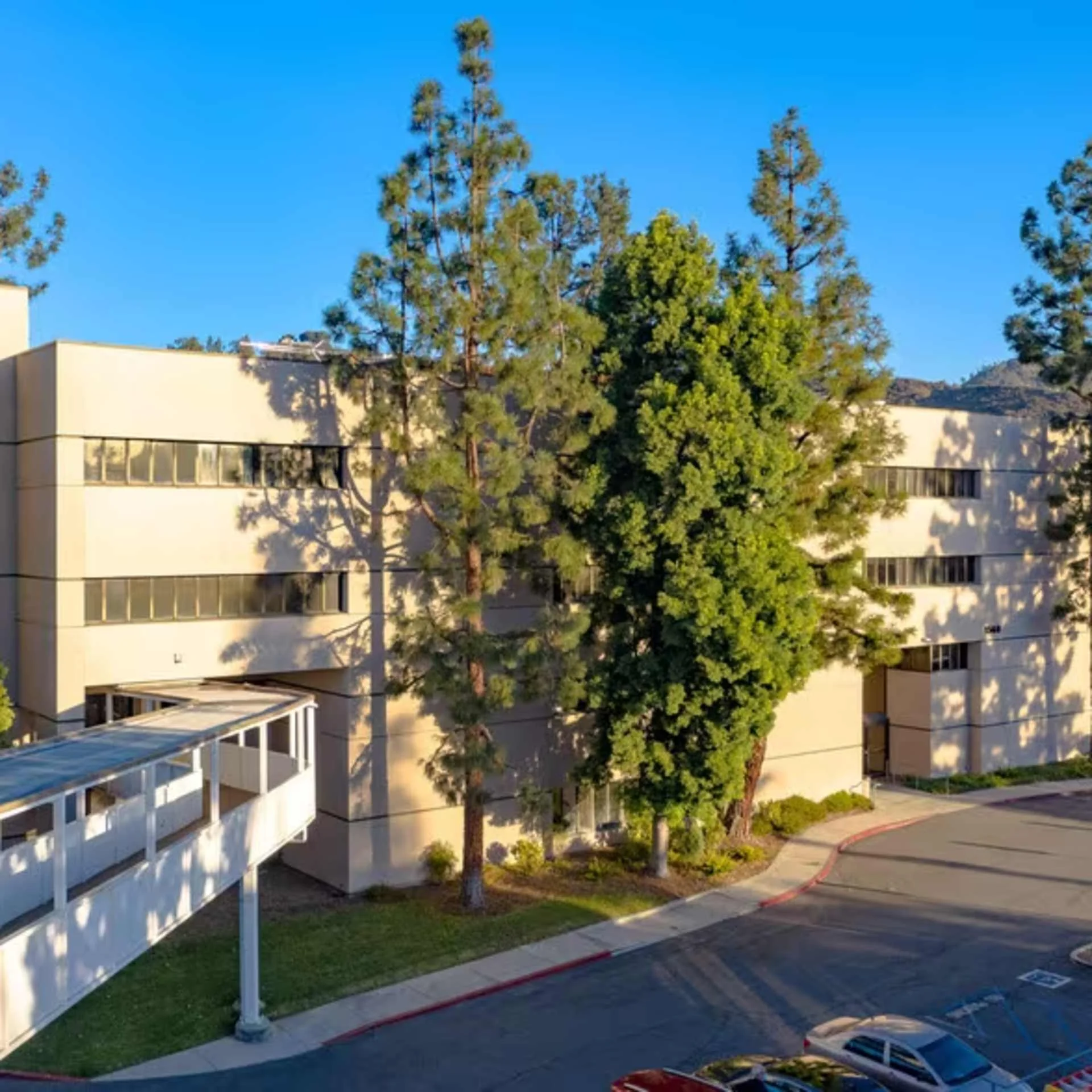 Glendale Adventist Medical Building - photo 1 - Glendale, CA
