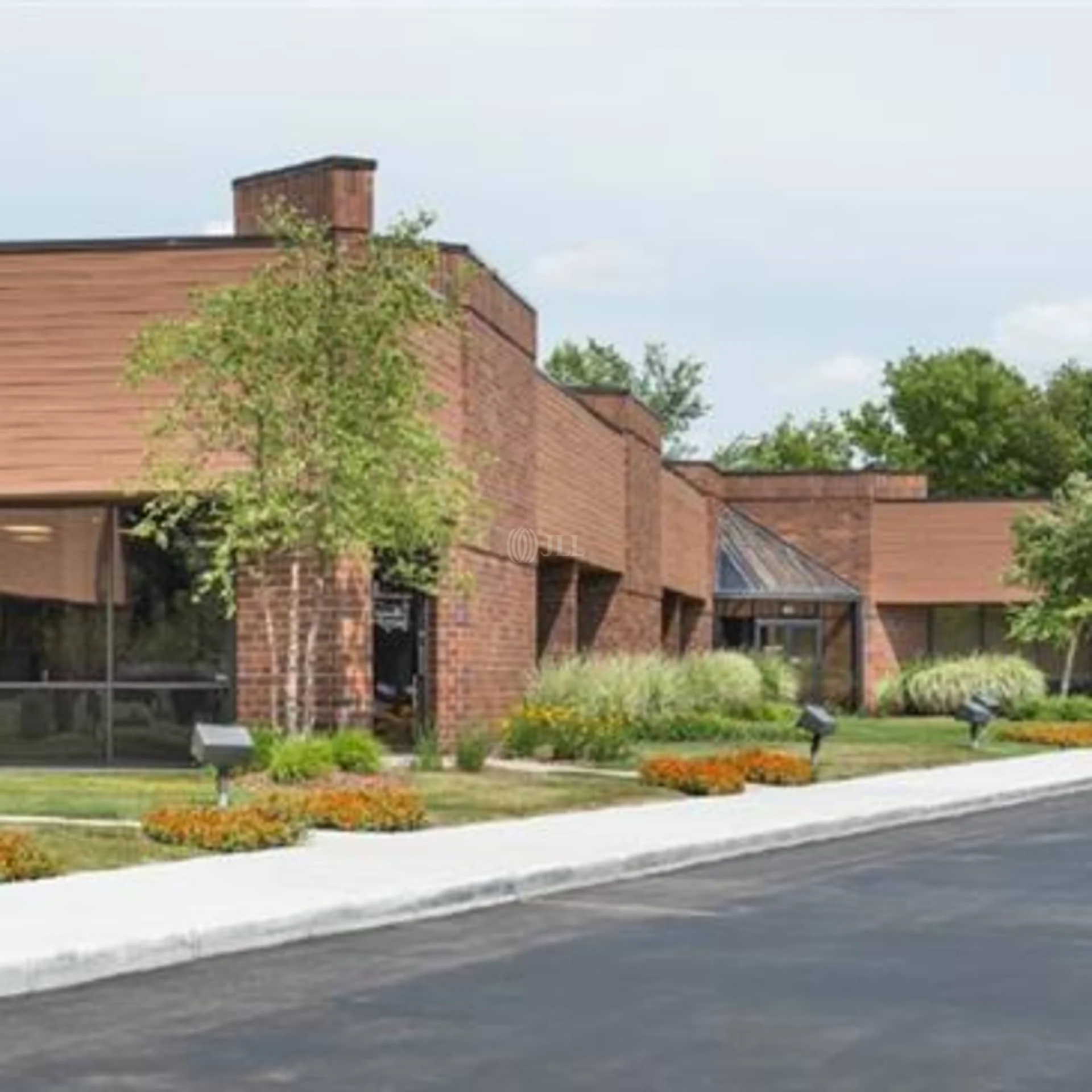 Brookfield Lakes 150 — Lease in Brookfield, WI, photo 2 of 4