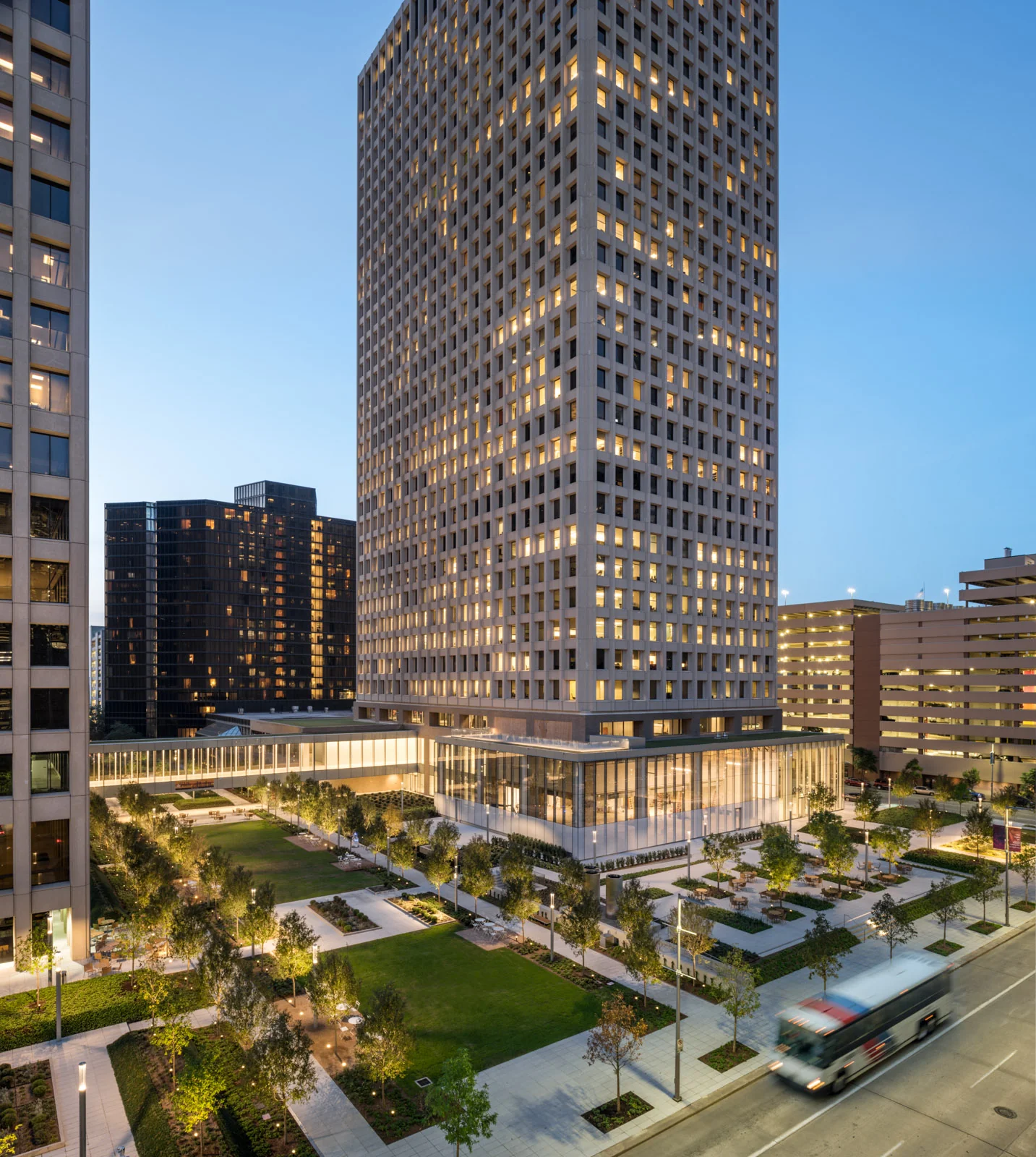 One Allen Center - photo 1 - Houston, TX