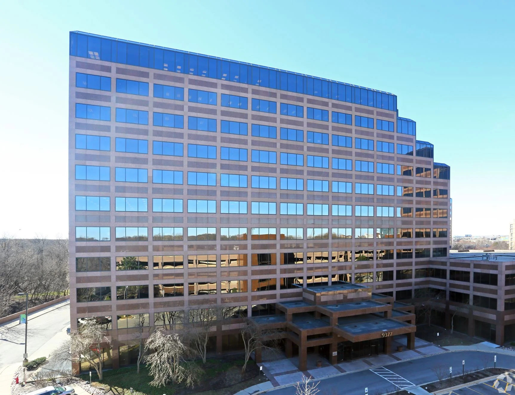 Riverway 9377 — Lease in Rosemont, IL, photo 3 of 8