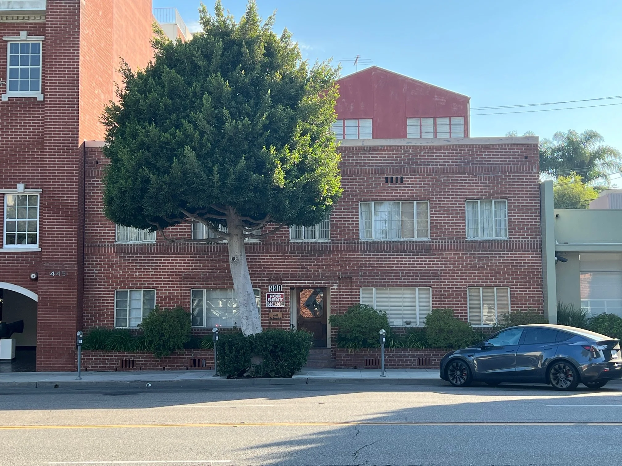 441 S Beverly Dr