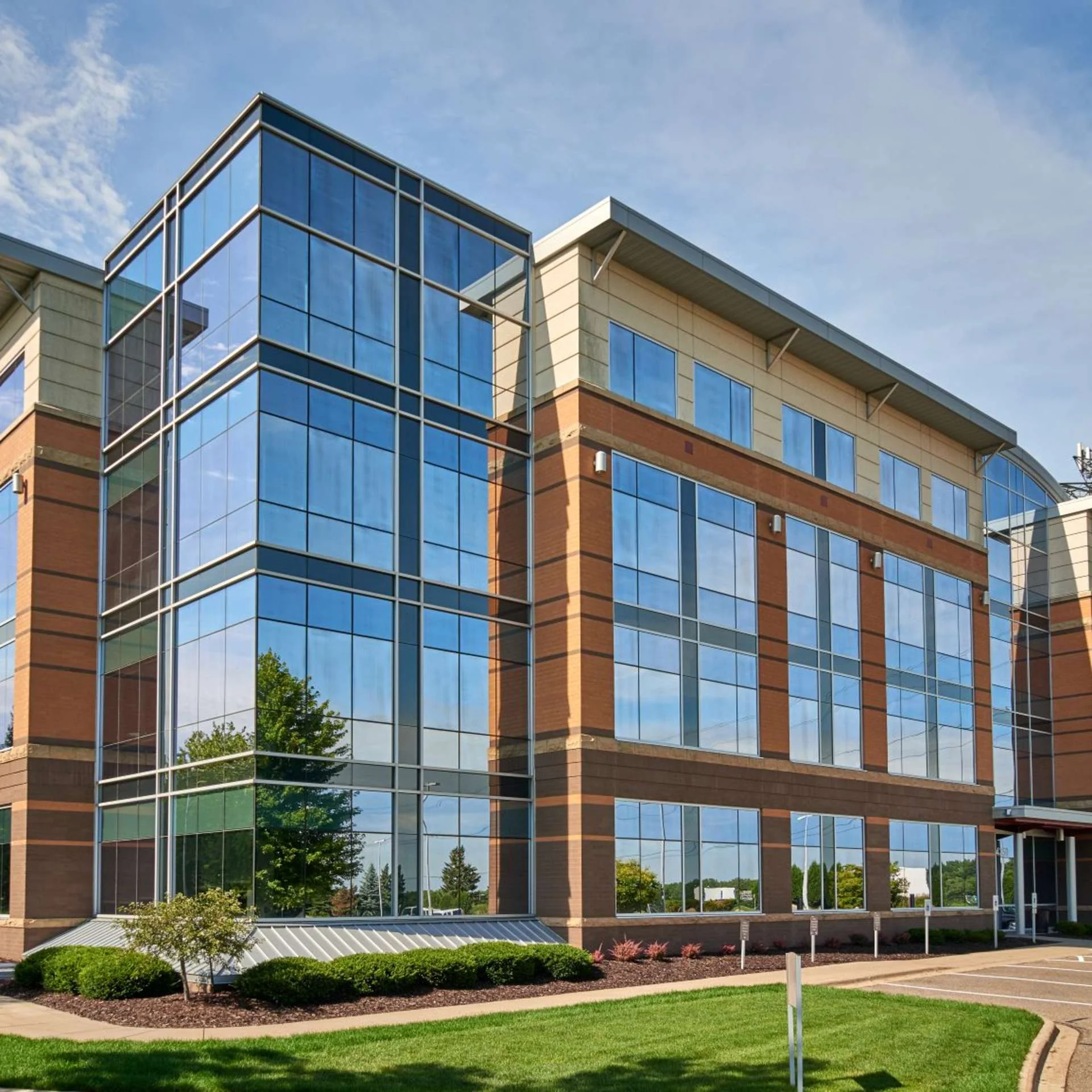 Baker West — Lease in Minnetonka, MN, photo 1 of 1