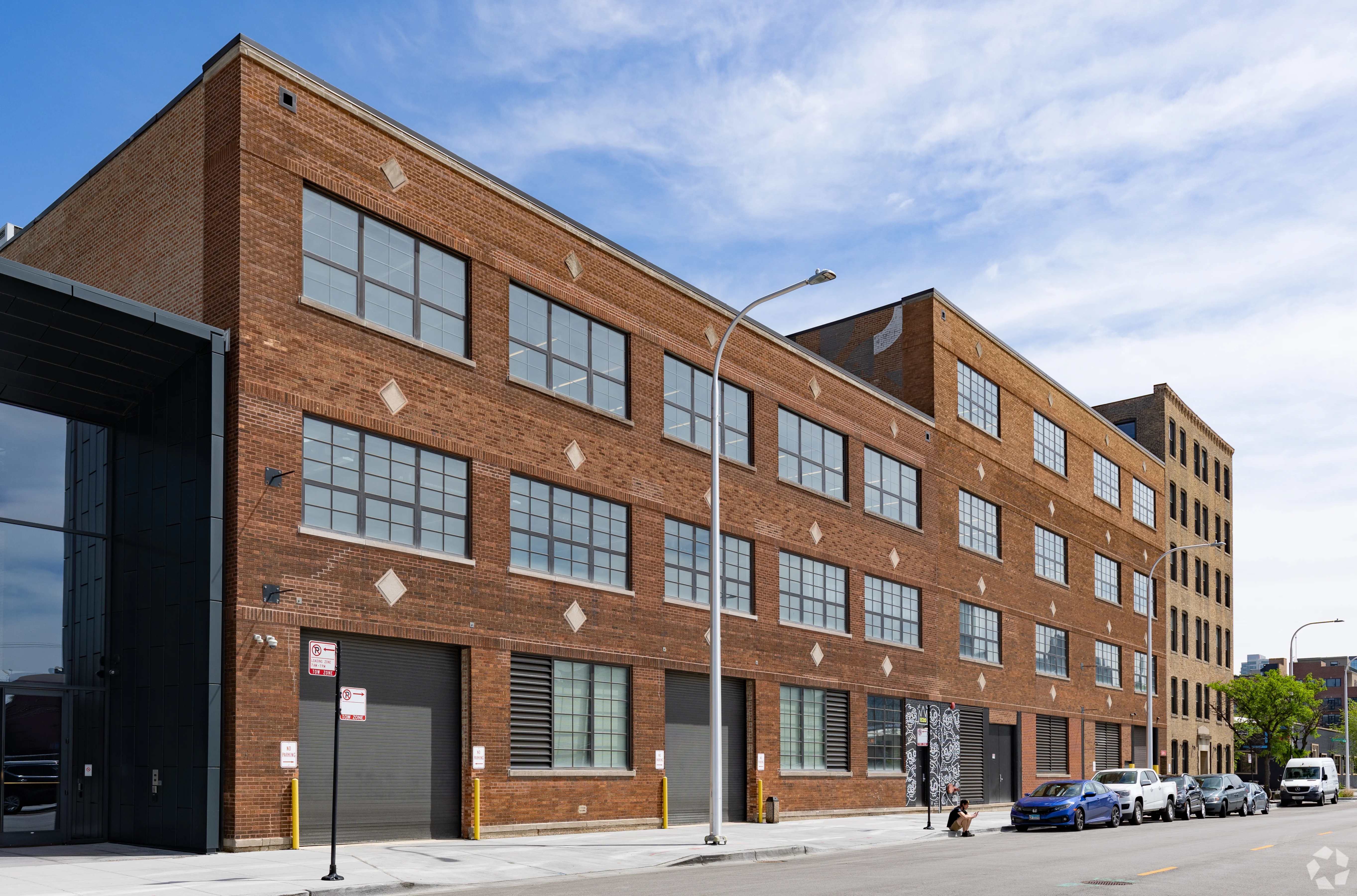 1320 W Fulton St