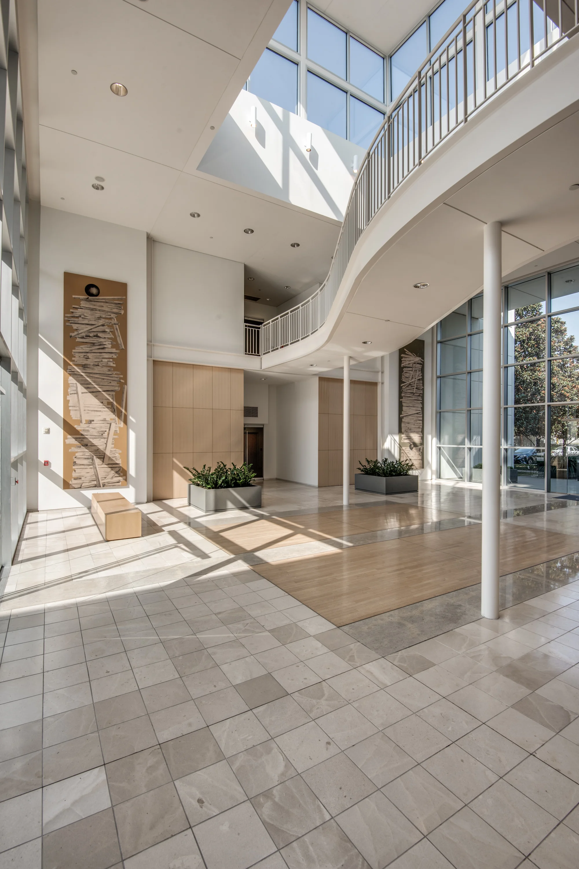 4100 International — Lease in Carrollton, TX, photo 3 of 8