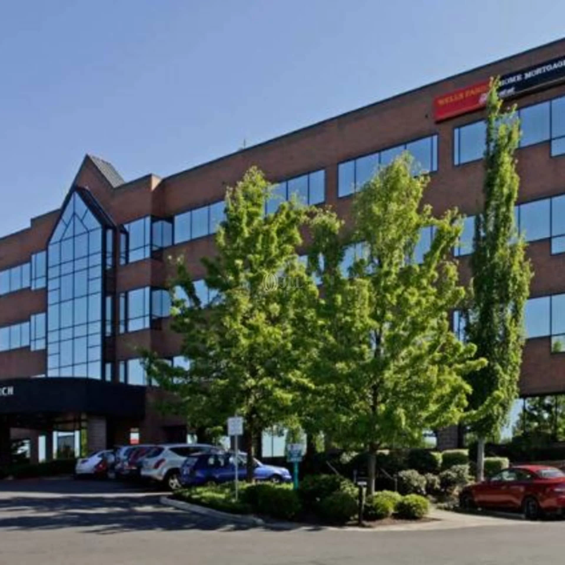 One Monarch Center — Lease in Clackamas, OR, photo 2 of 4
