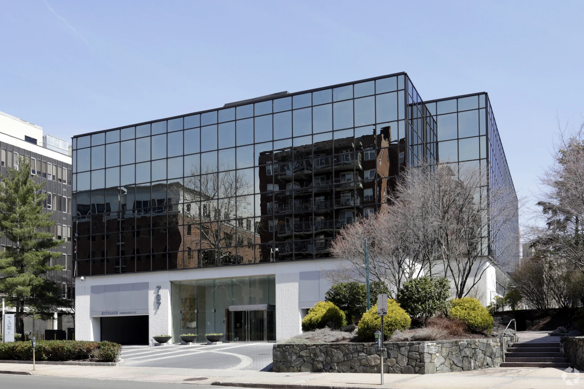 Cendant Building — Lease in Stamford, CT, photo 1 of 4