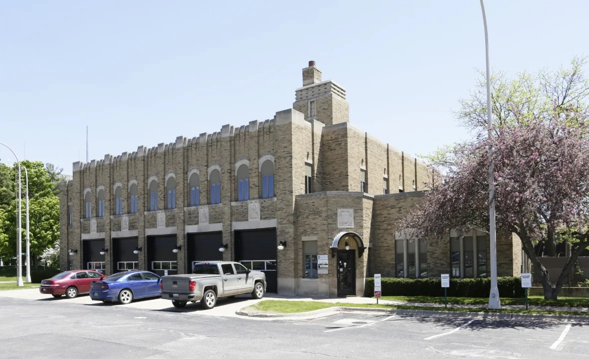 75 W Walton Ave - photo 1 - Muskegon, MI