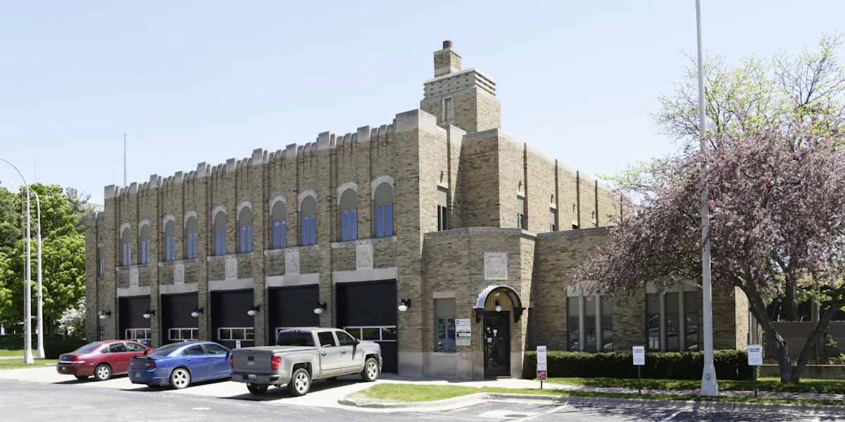 75 W Walton Ave - photo 4 - Muskegon, MI